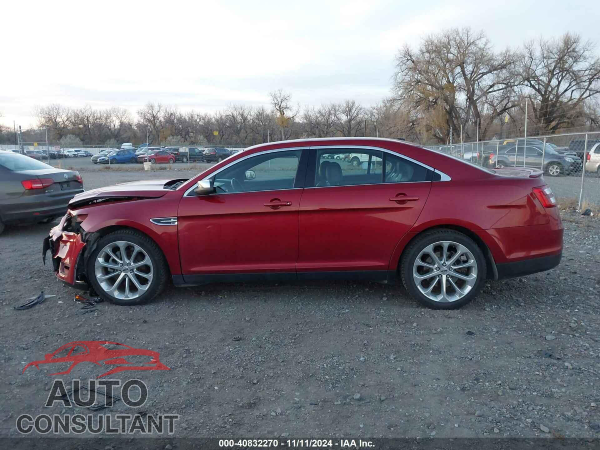 FORD TAURUS 2018 - 1FAHP2J80JG120765