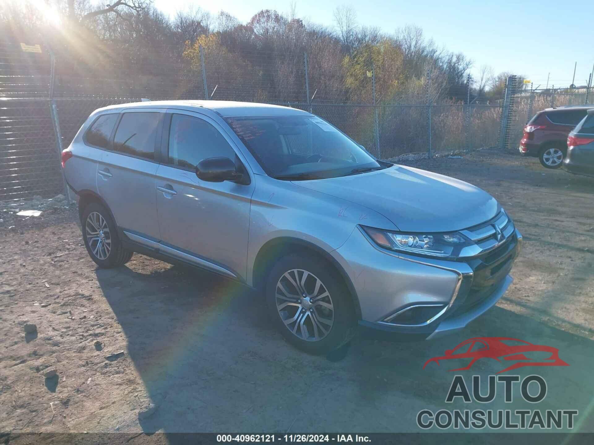MITSUBISHI OUTLANDER 2018 - JA4AD2A36JZ015672