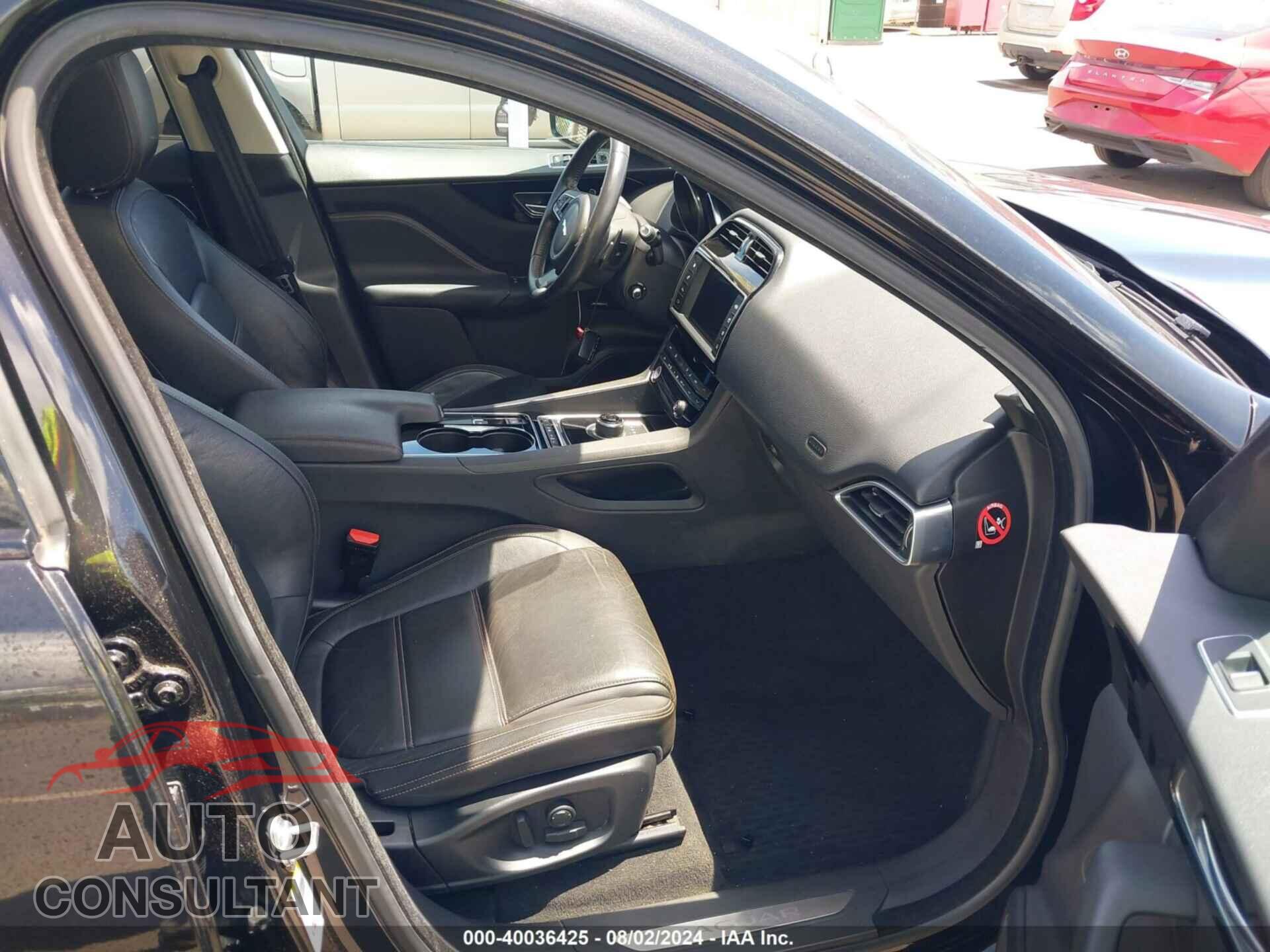 JAGUAR F-PACE 2017 - SADCK2BV4HA067951