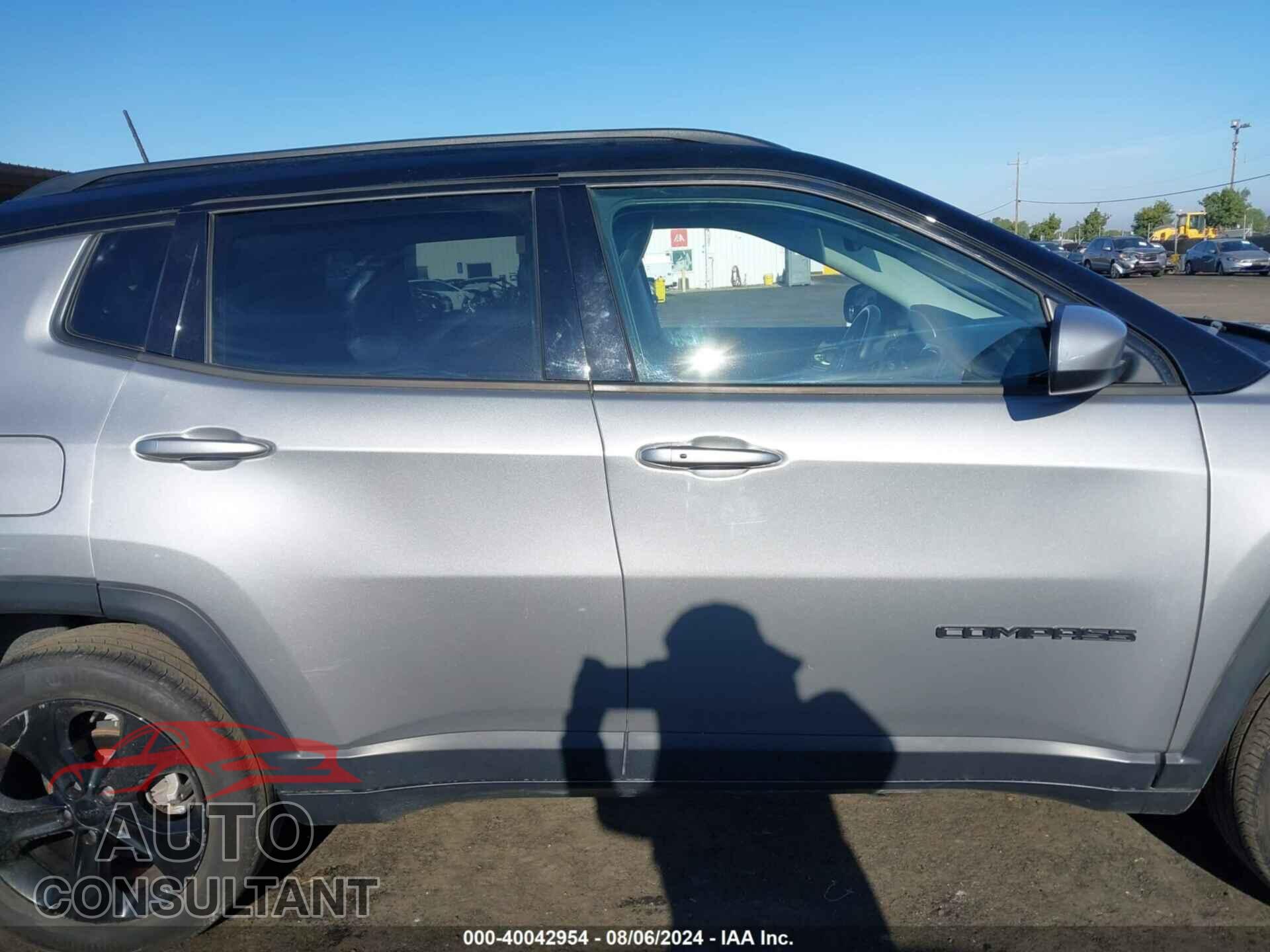 JEEP COMPASS 2018 - 3C4NJDBB6JT304558