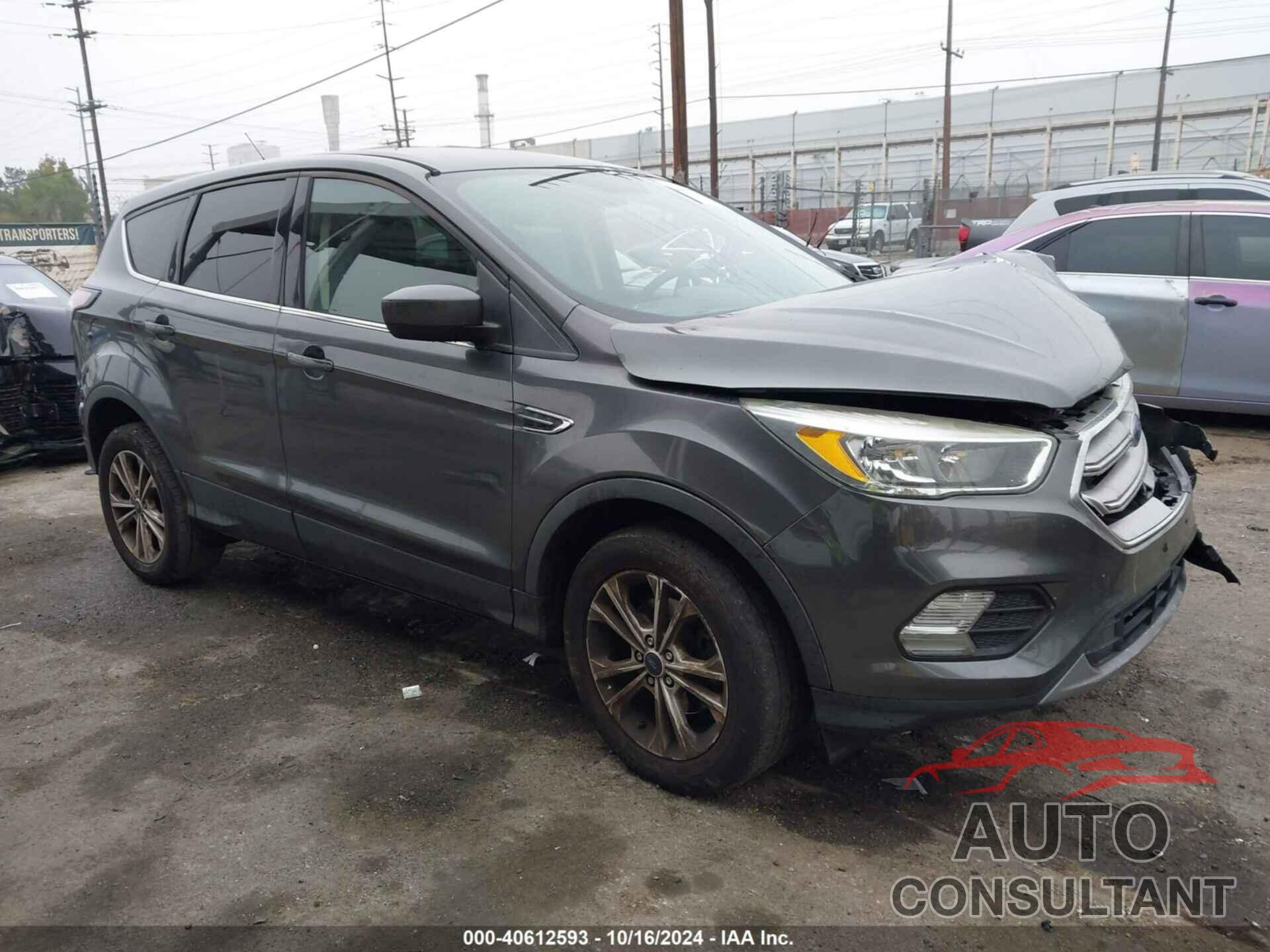 FORD ESCAPE 2017 - 1FMCU0GD1HUB81233