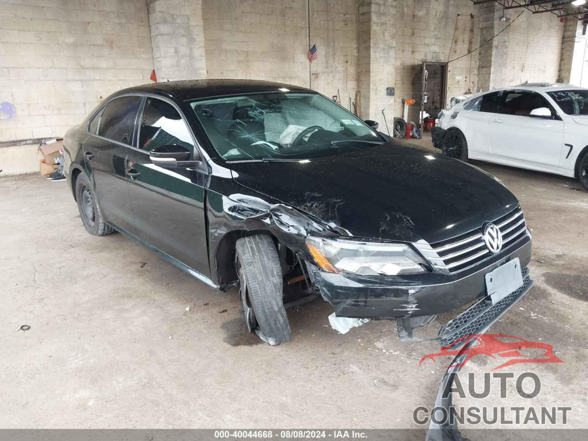 VOLKSWAGEN PASSAT 2015 - 1VWAT7A32FC097218