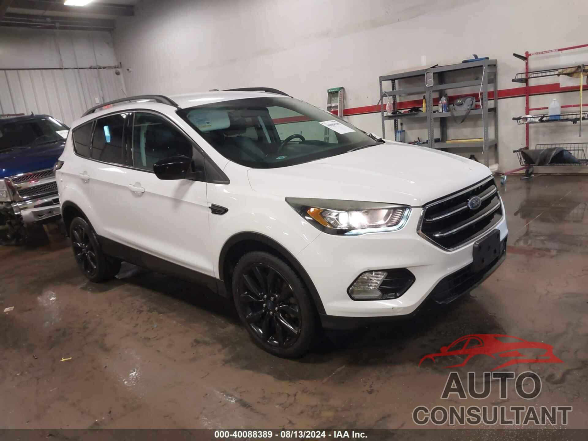 FORD ESCAPE 2017 - 1FMCU0GD2HUC49488