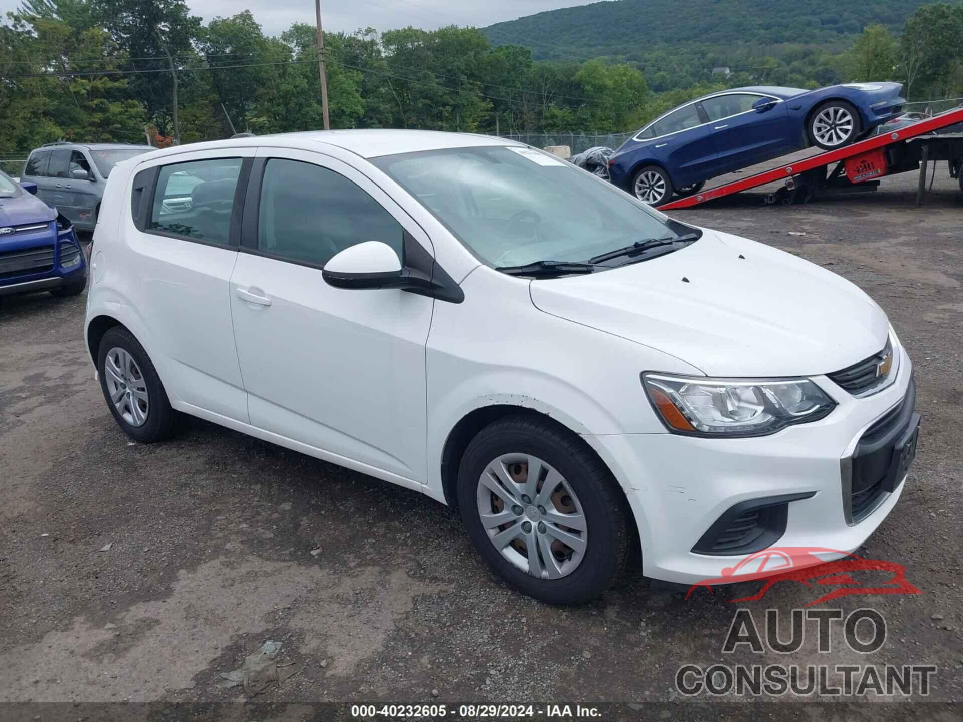 CHEVROLET SONIC 2017 - 1G1JG6SG9H4171808