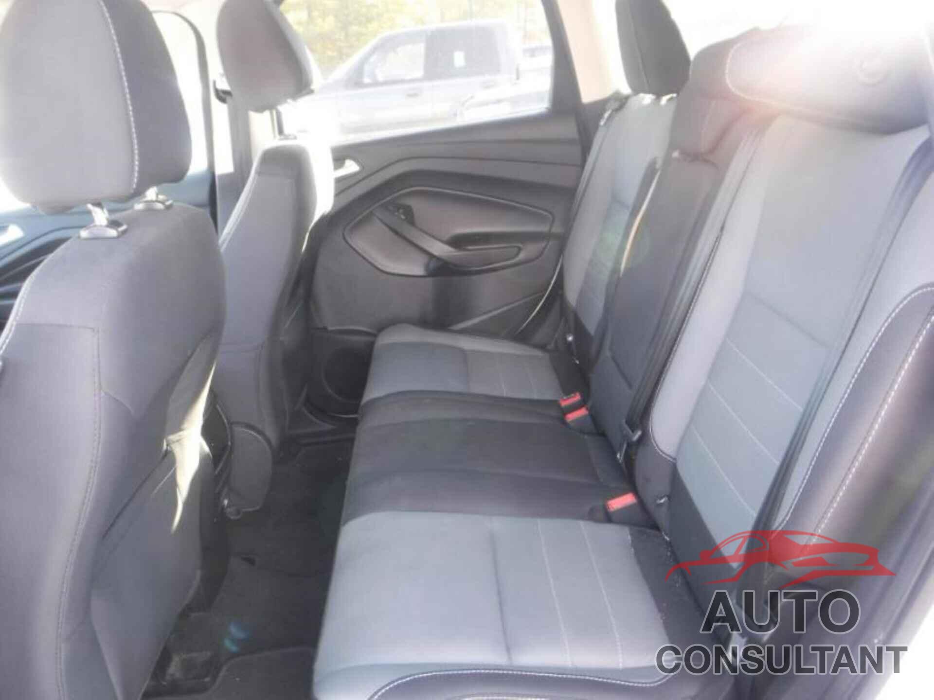 FORD ESCAPE 2016 - 1FMCU9GX7GUB00930