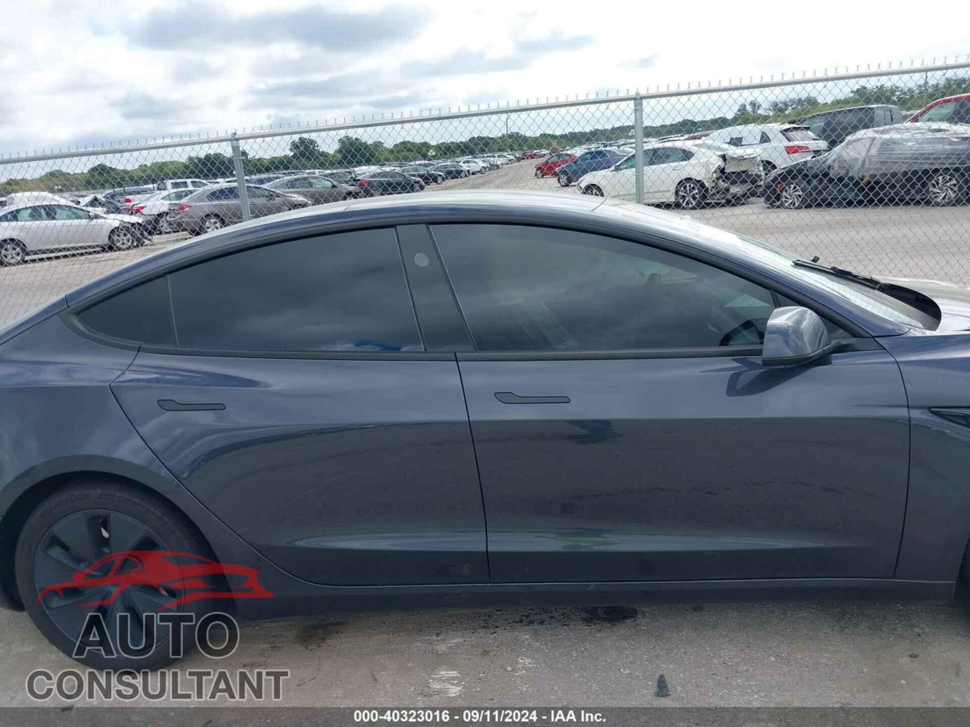 TESLA MODEL 3 2024 - 5YJ3E1EA8RF725236