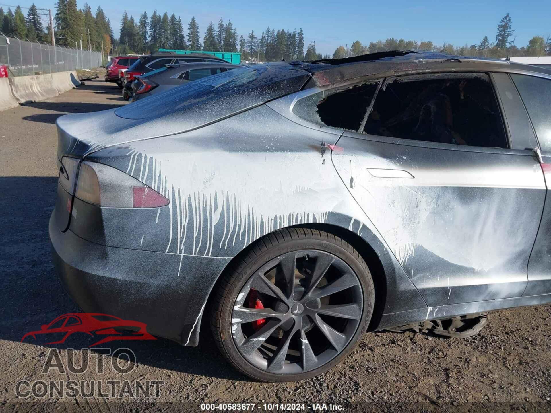 TESLA MODEL S 2018 - 5YJSA1E43JF258684