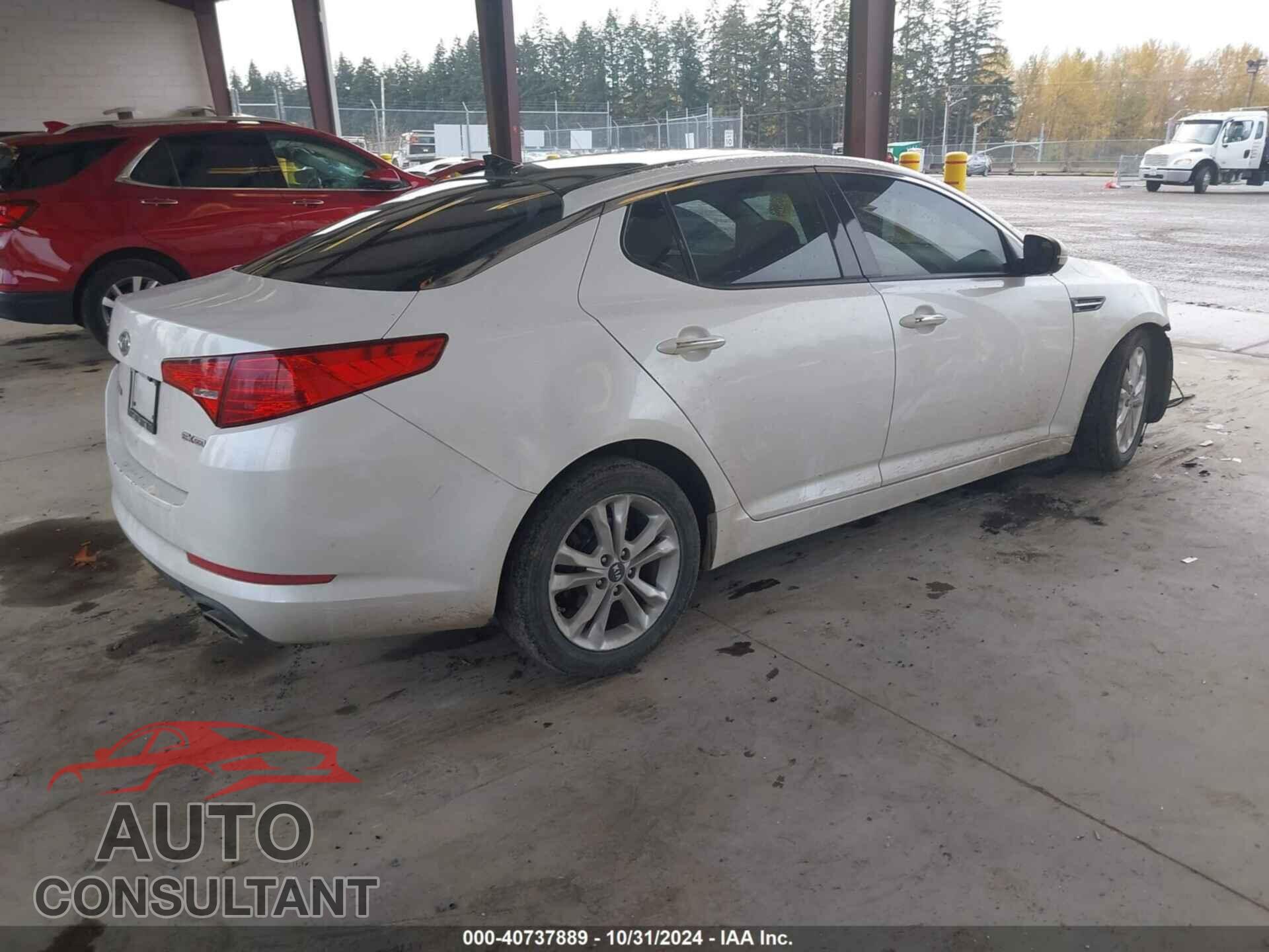 KIA OPTIMA 2011 - KNAGN4A75B5170702