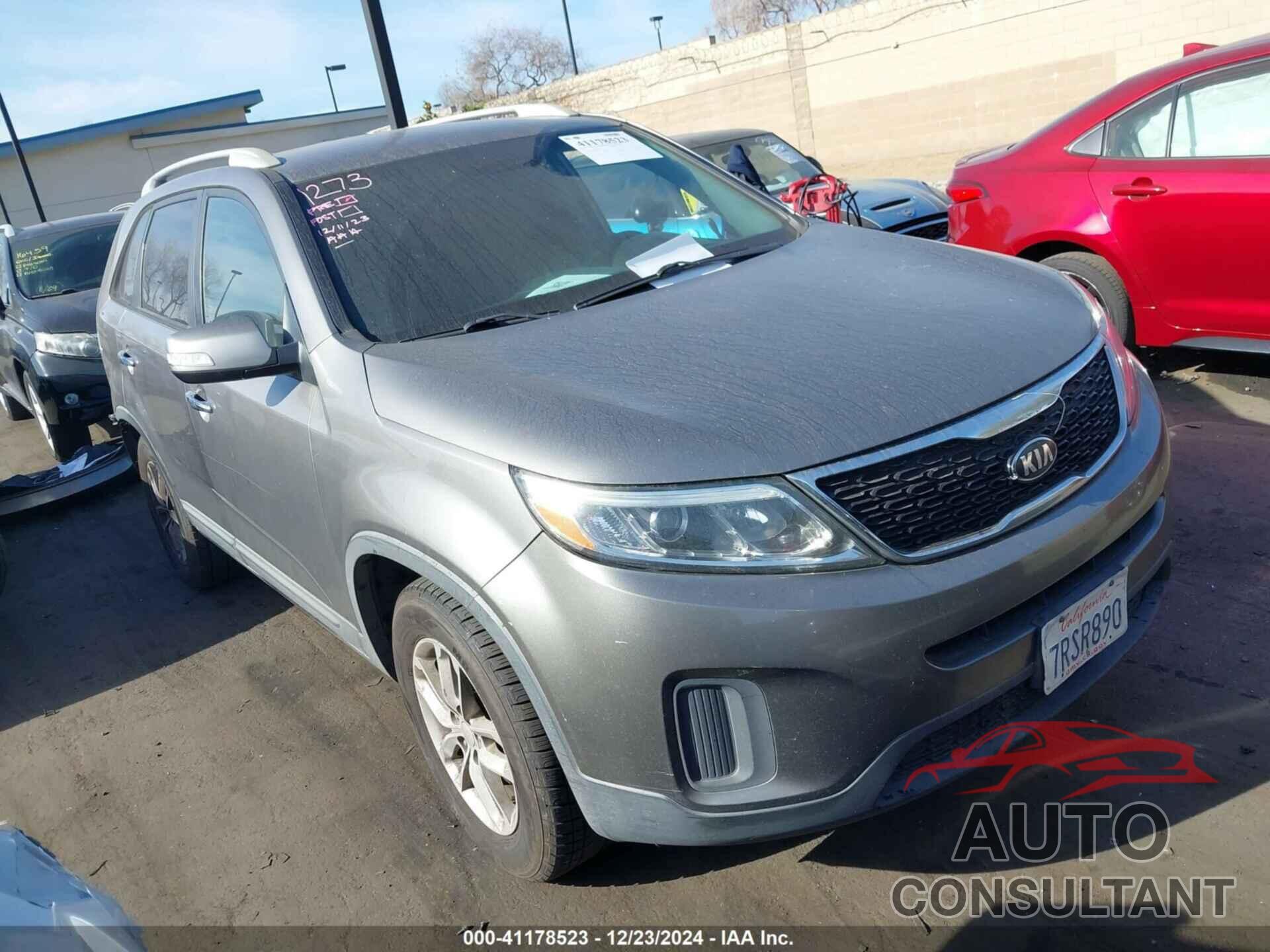 KIA SORENTO 2015 - 5XYKT4A70FG601172