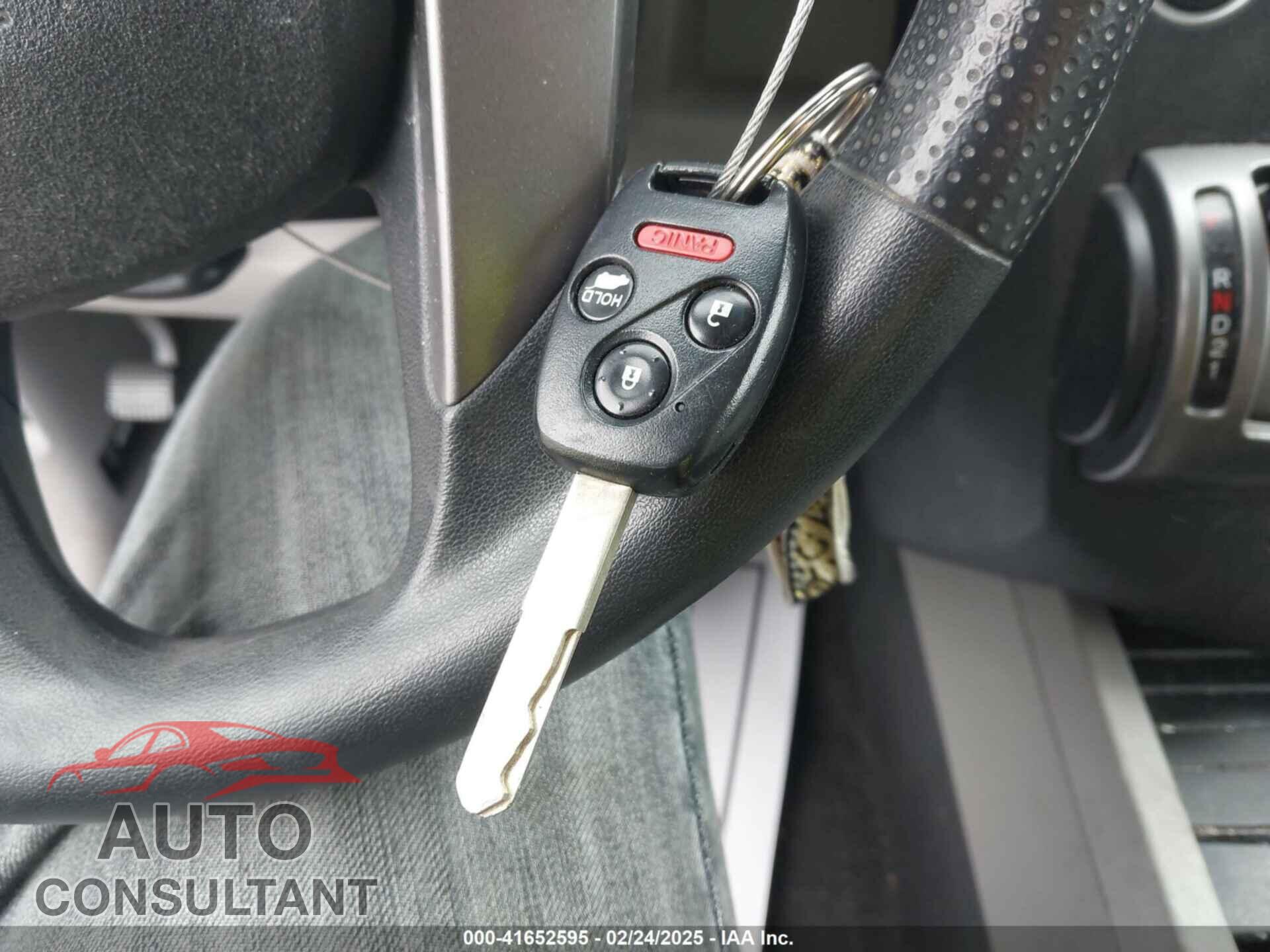 HONDA PILOT 2013 - 5FNYF4H24DB062197