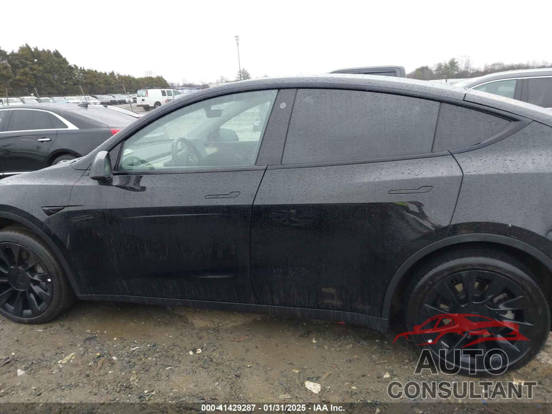 TESLA MODEL Y 2021 - 5YJYGDEE8MF229401