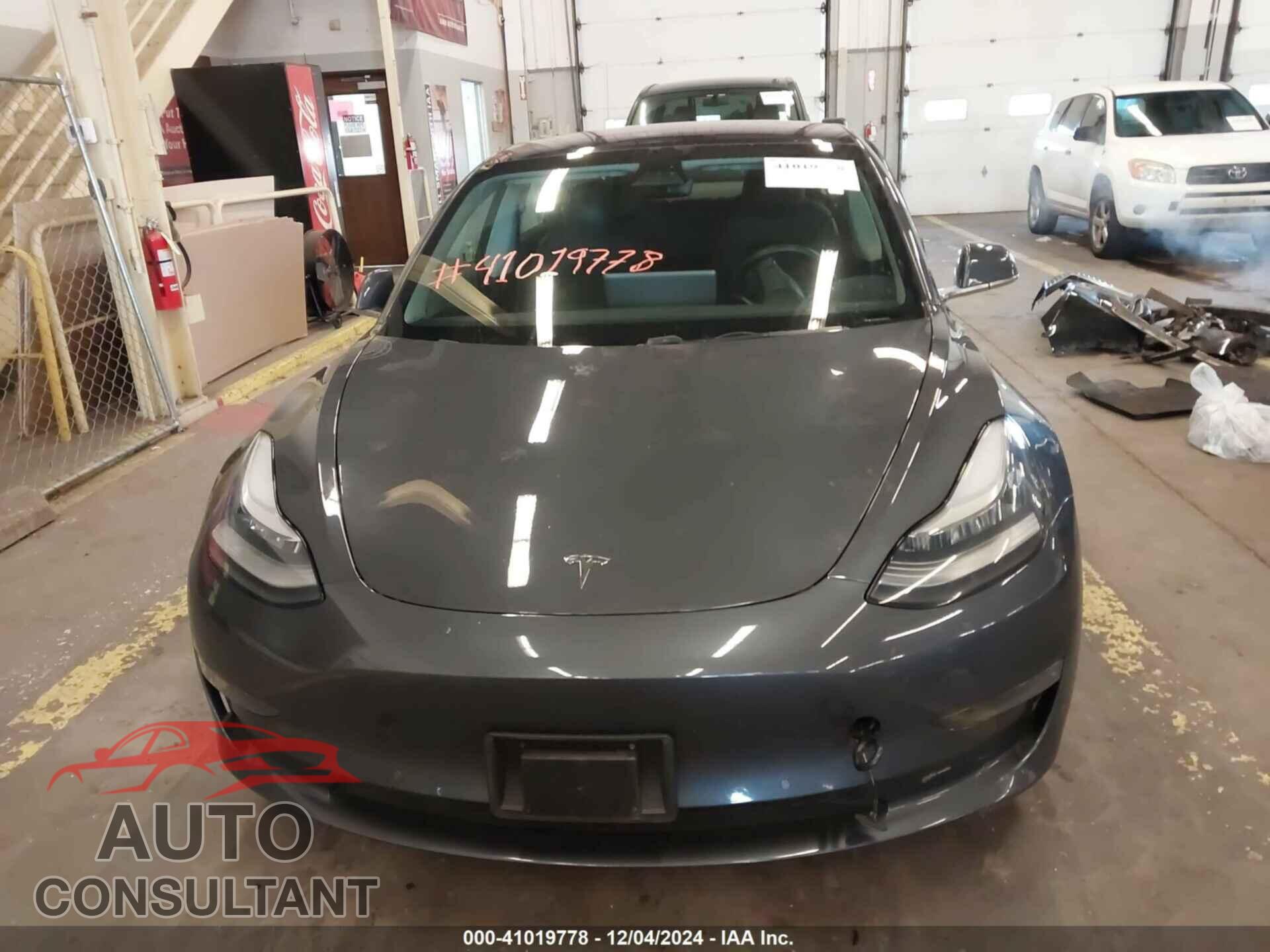 TESLA MODEL 3 2019 - 5YJ3E1EA7KF190275