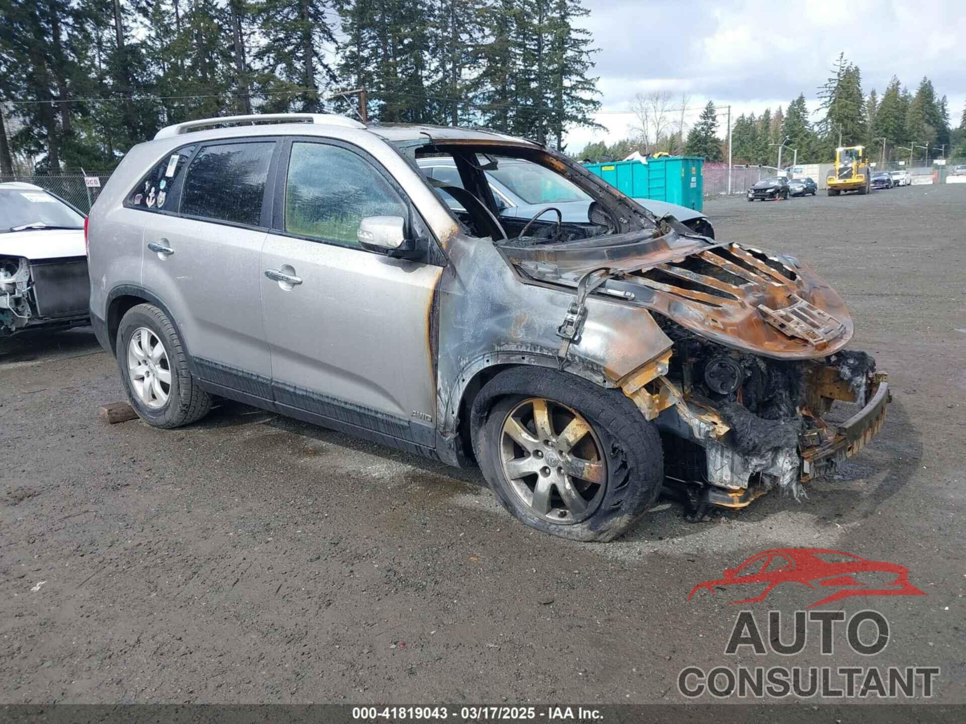 KIA SORENTO 2013 - 5XYKTDA68DG414279