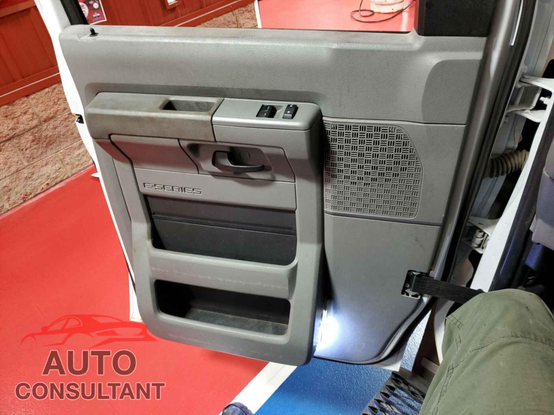 FORD ECONOLINE 2019 - 1FDXE4FS3KDC19283