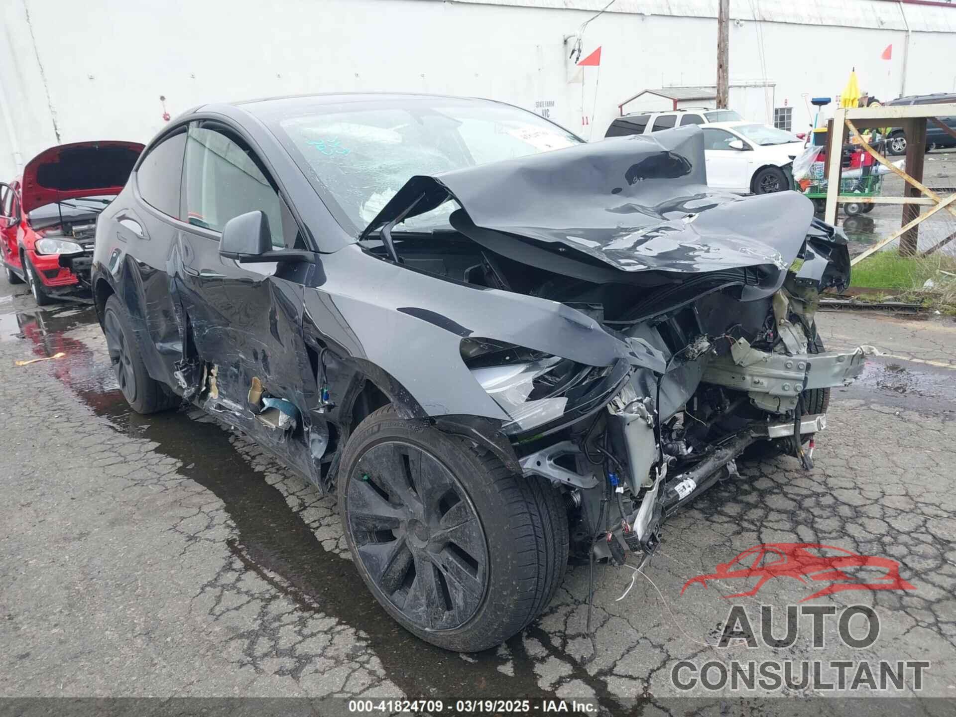 TESLA MODEL Y 2024 - 7SAYGDED6RF102745