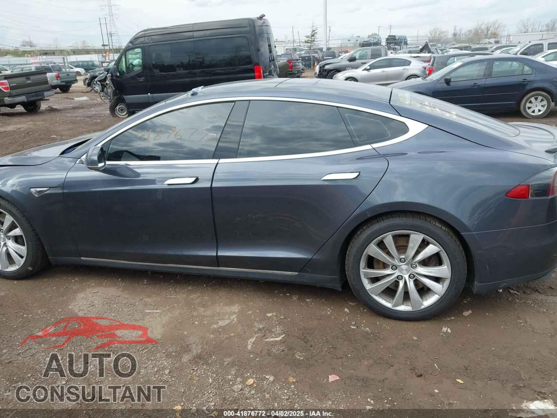 TESLA MODEL S 2015 - 5YJSA1E21FF116775