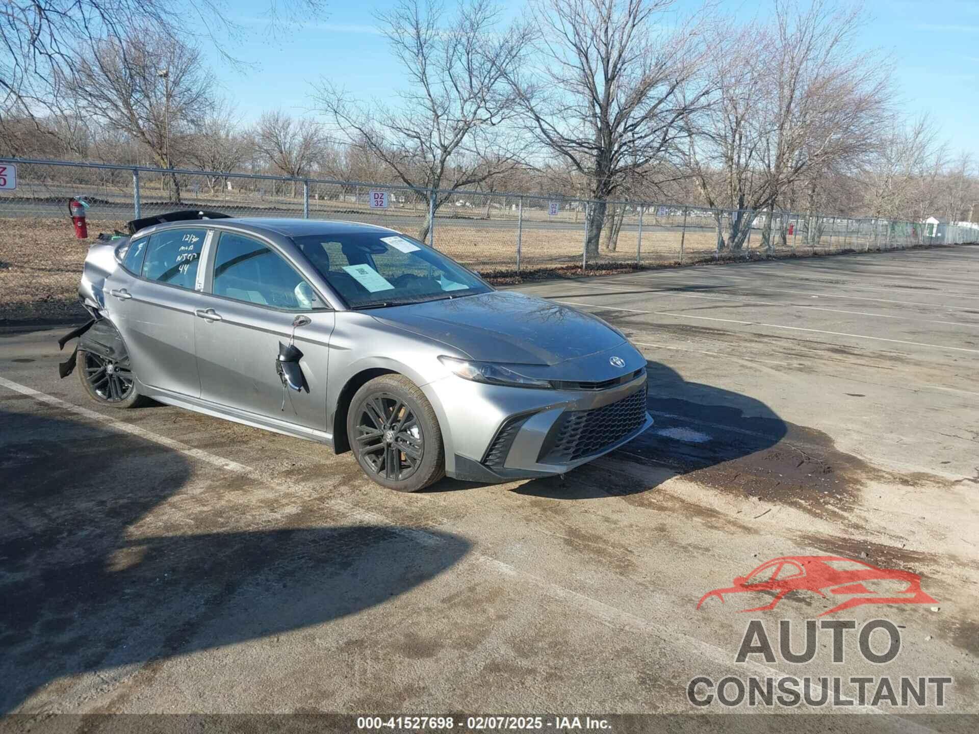 TOYOTA CAMRY 2025 - 4T1DAACK4SU551783