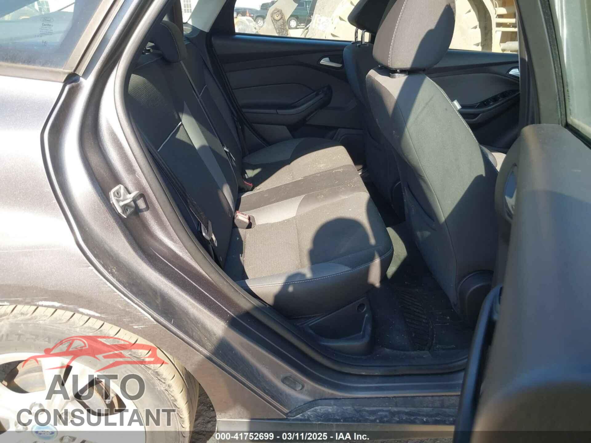 FORD FOCUS 2014 - 1FADP3F2XEL170580