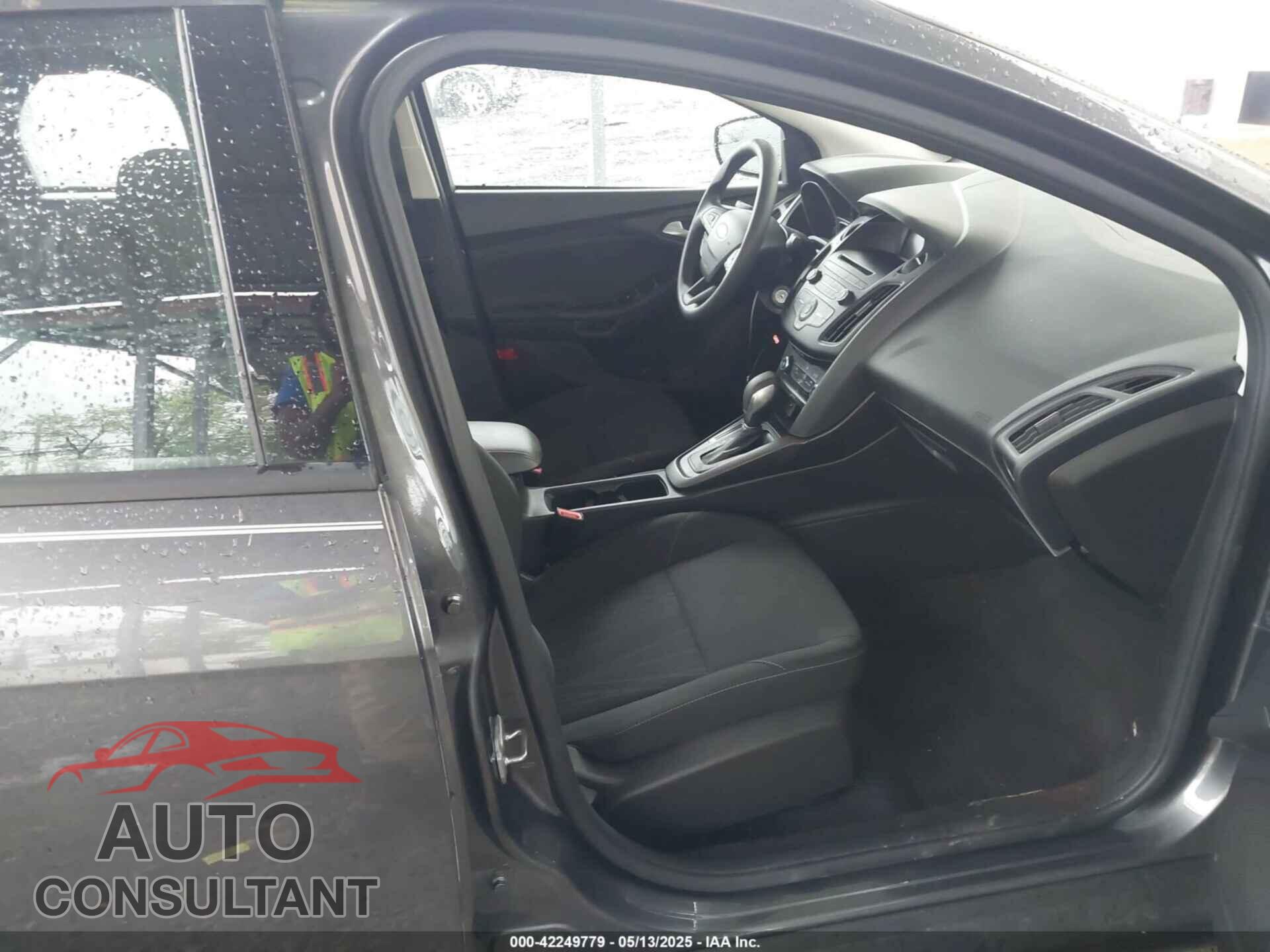 FORD FOCUS 2017 - 1FADP3F20HL296869