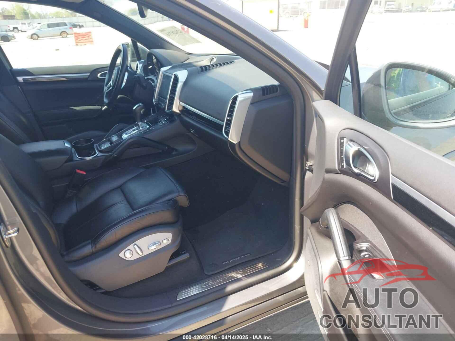 PORSCHE CAYENNE 2018 - WP1AB2A21JLA60264
