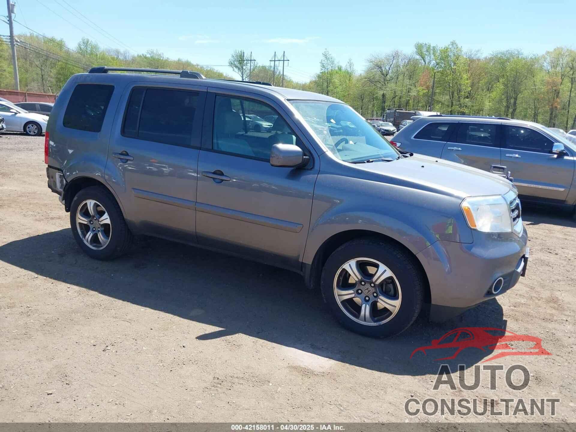 HONDA PILOT 2015 - 5FNYF4H3XFB074365