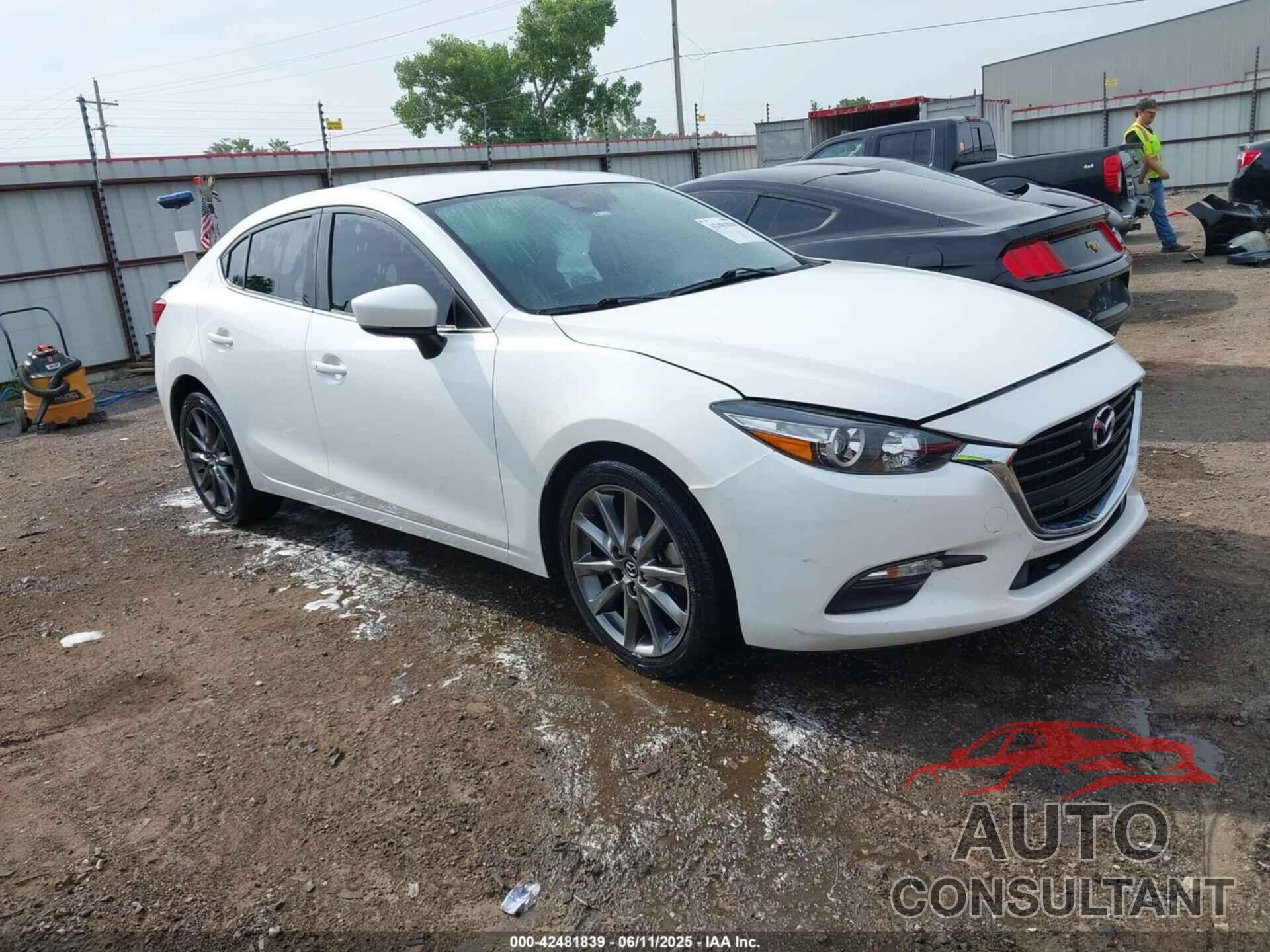 MAZDA MAZDA3 2018 - 3MZBN1V3XJM258279