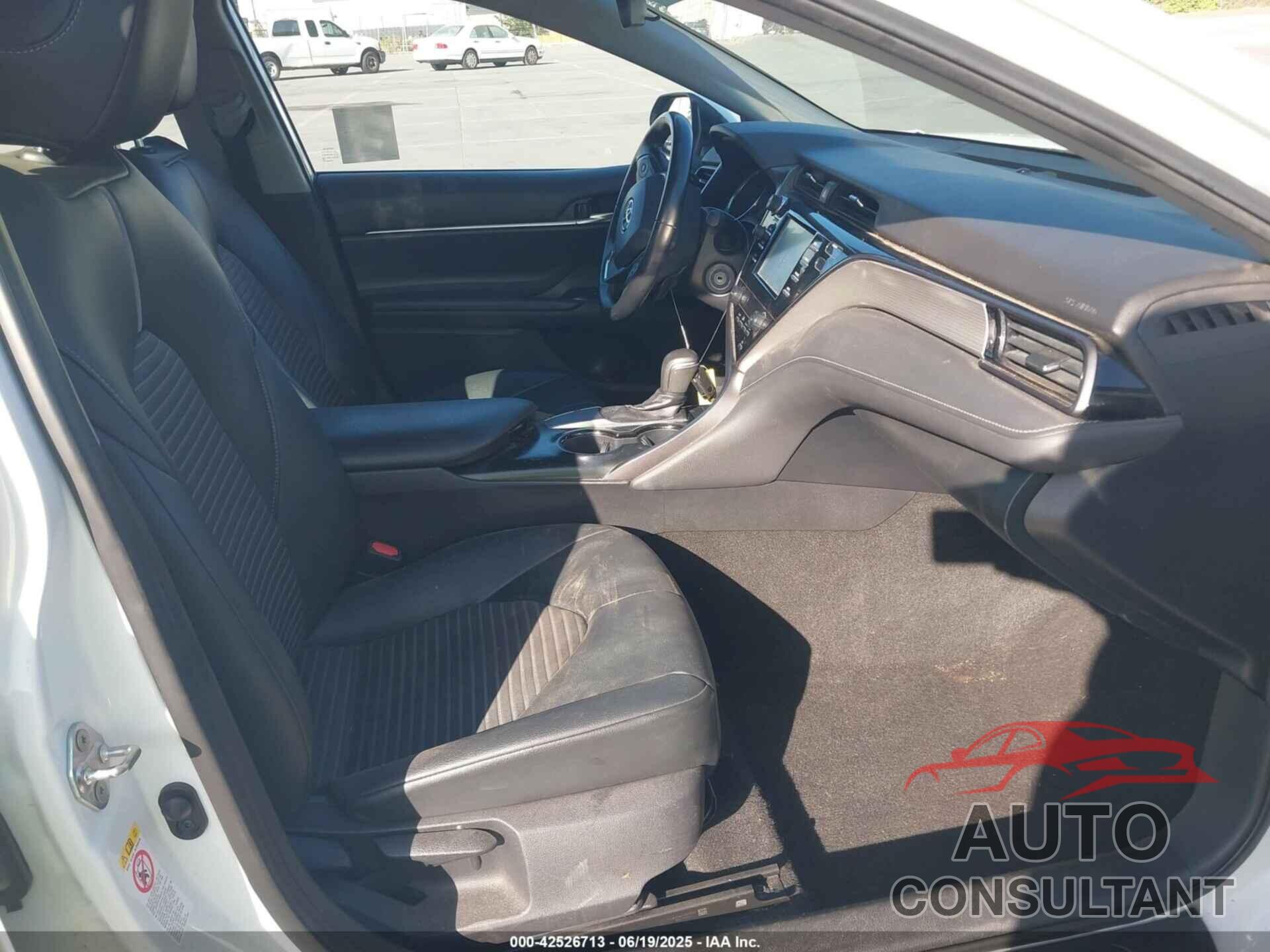 TOYOTA CAMRY 2019 - 4T1B11HK5KU779209