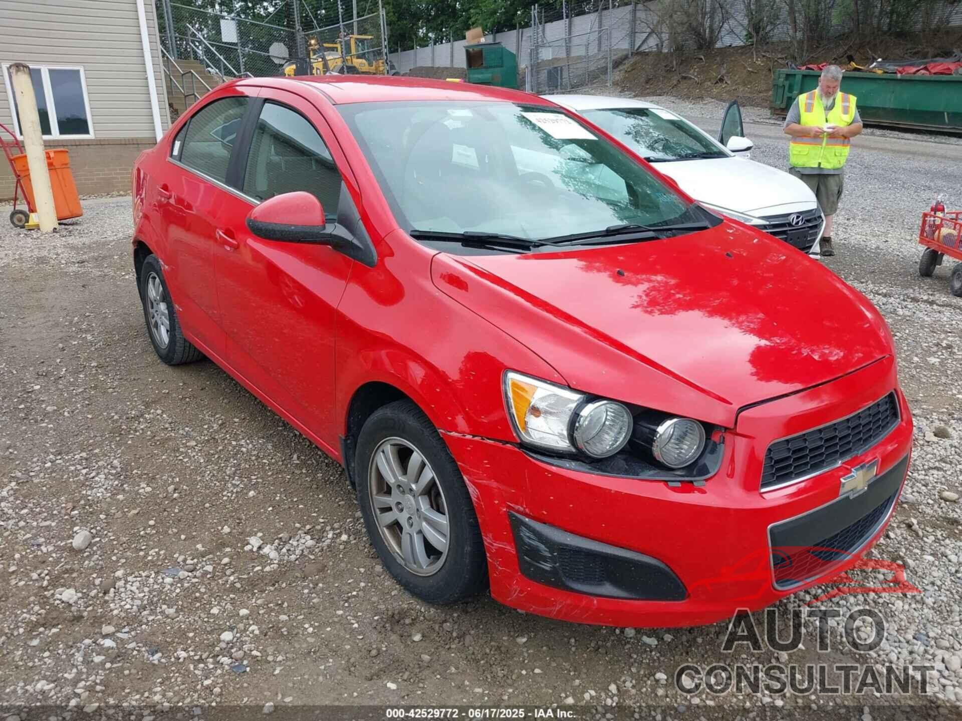 CHEVROLET SONIC 2014 - 1G1JC5SG8E4230669