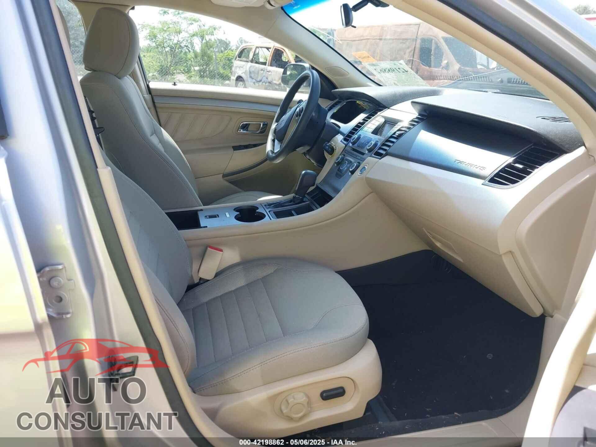 FORD TAURUS 2017 - 1FAHP2D85HG113672