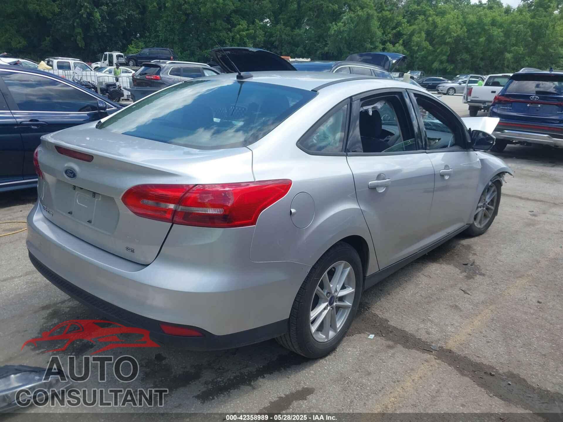 FORD FOCUS 2017 - 1FADP3F29HL324037