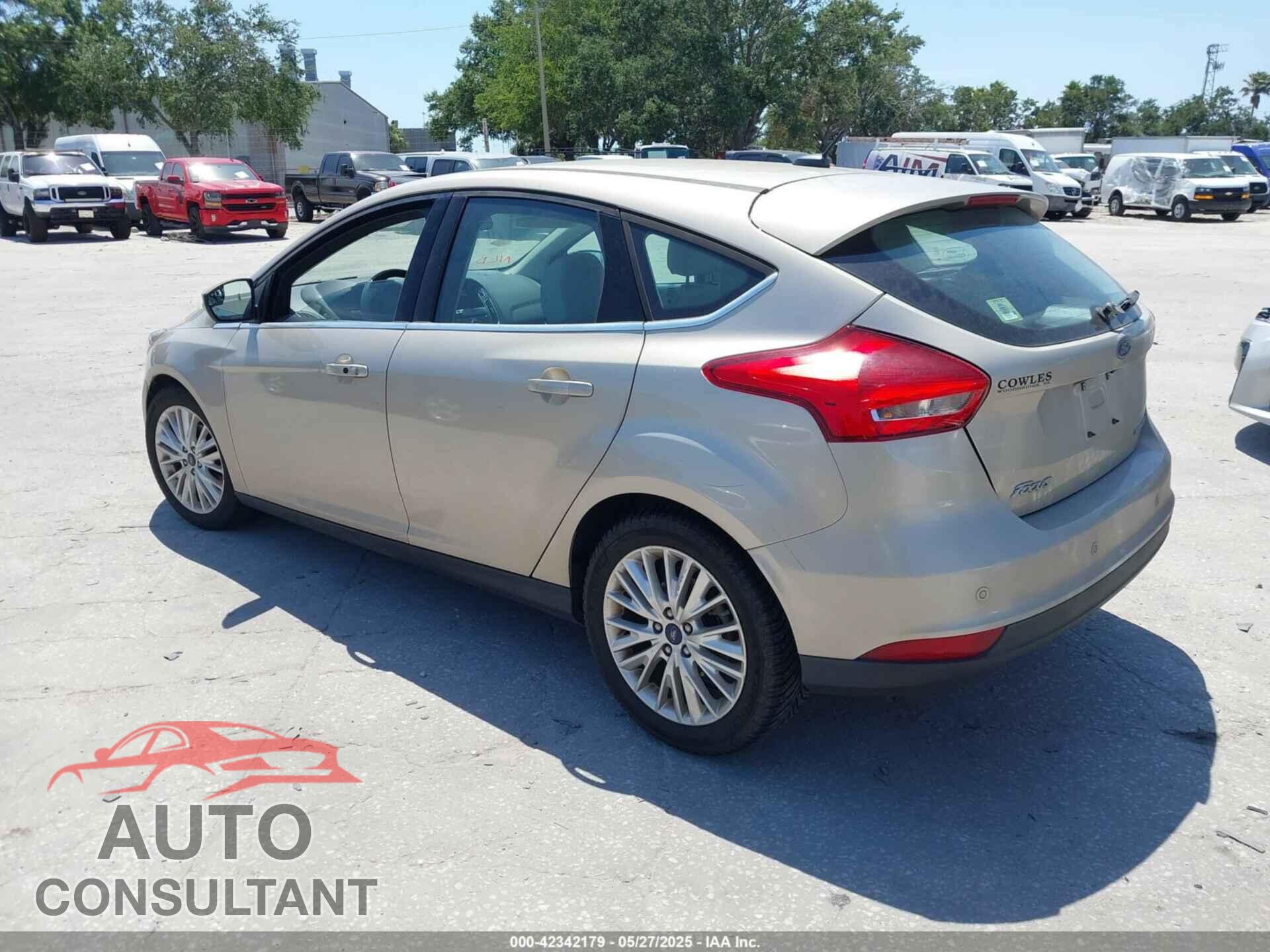 FORD FOCUS 2017 - 1FADP3N21HL327581