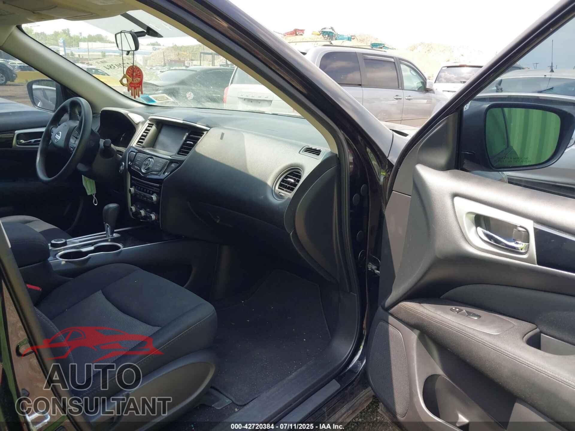 NISSAN PATHFINDER 2017 - 5N1DR2MM6HC913321