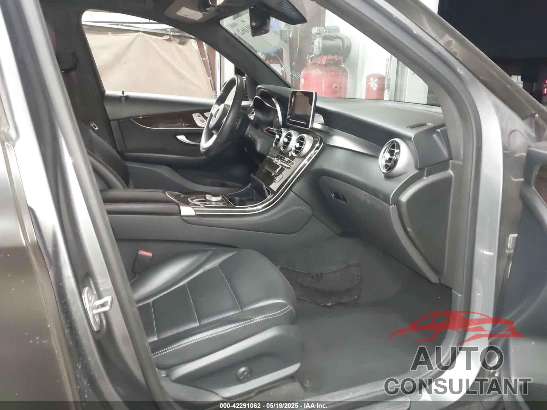 MERCEDES-BENZ GLC 300 2017 - WDC0G4JB2HF165490