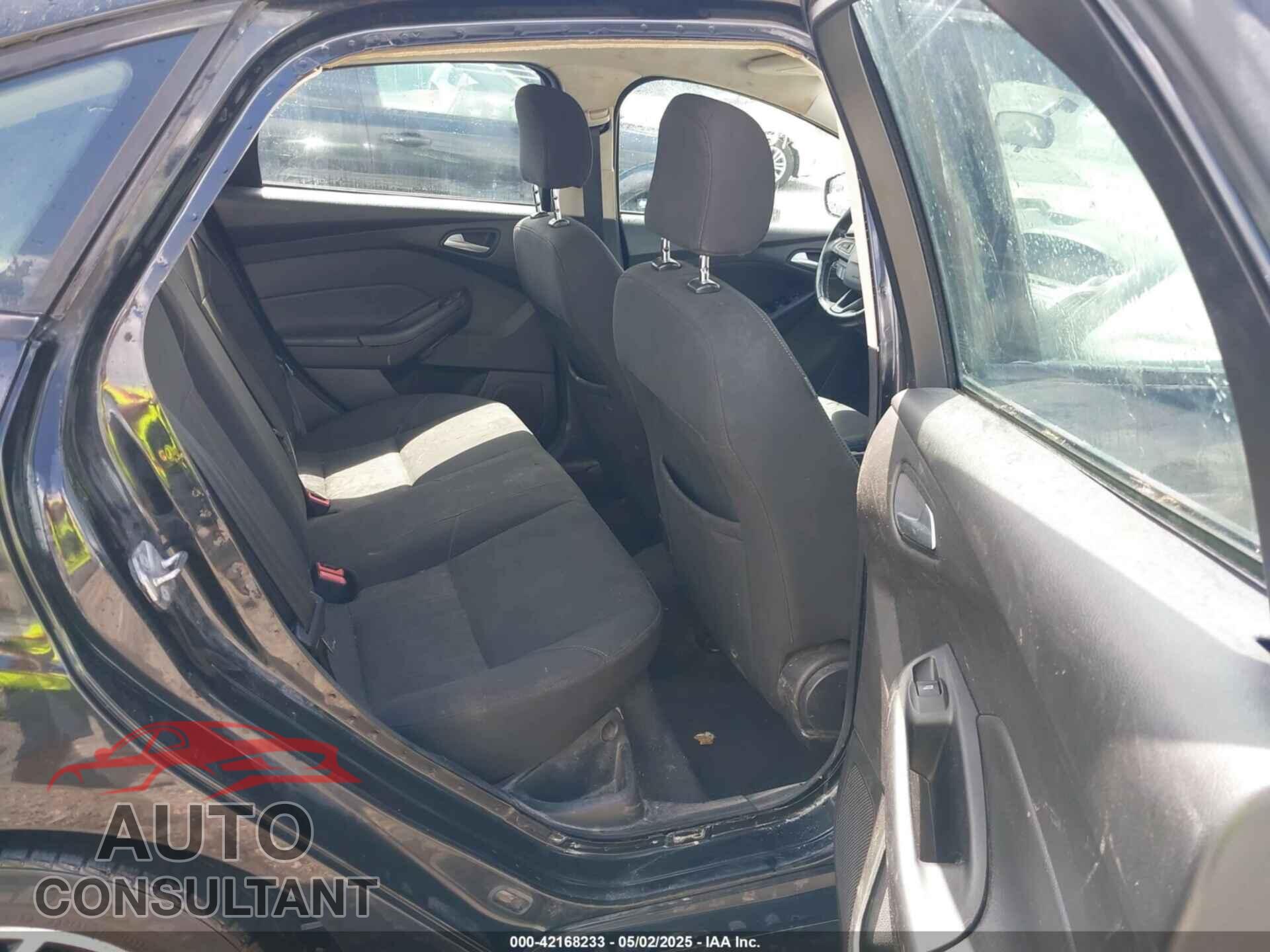 FORD FOCUS 2015 - 1FADP3F24FL361090