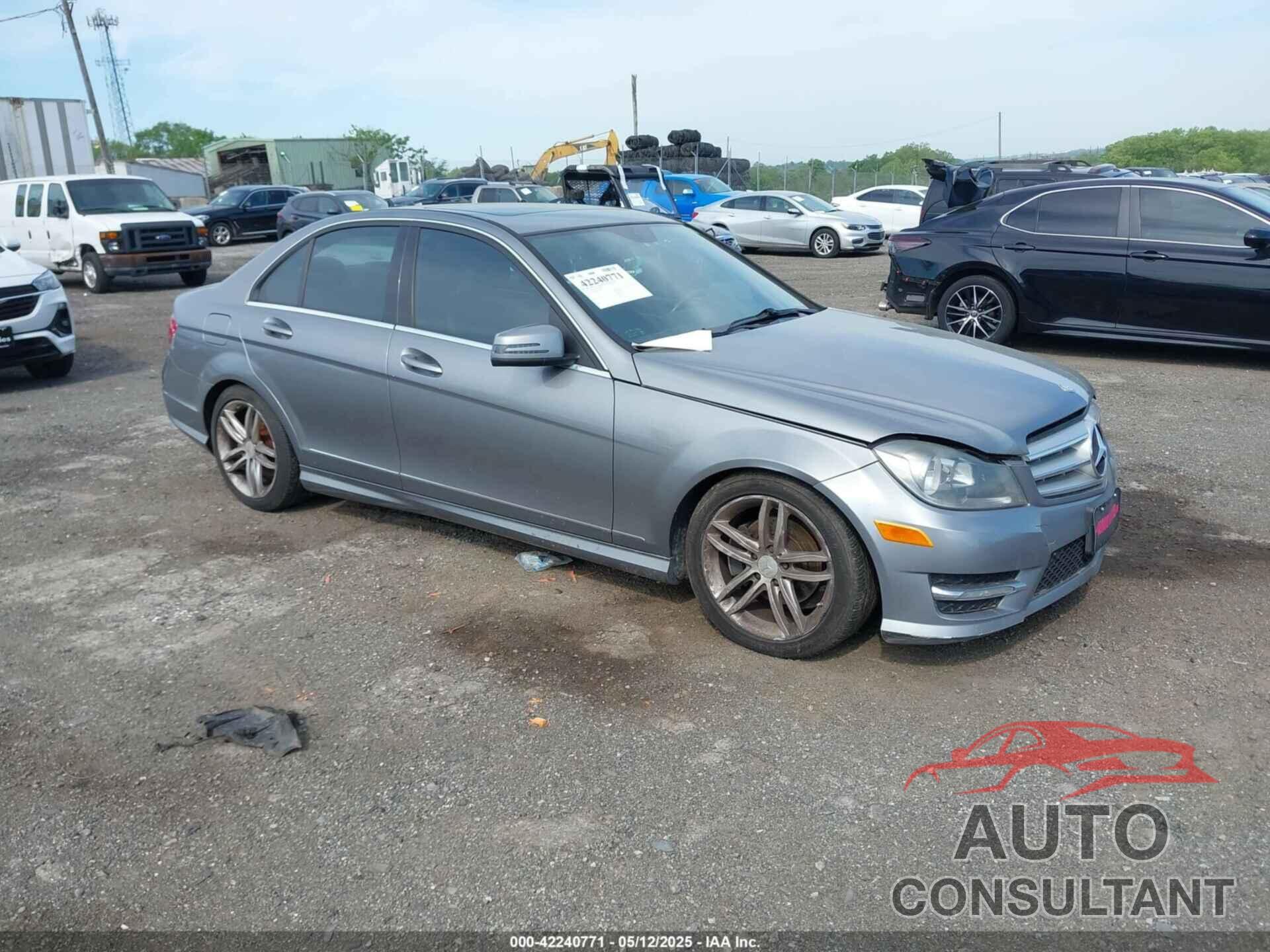 MERCEDES-BENZ C 300 2012 - WDDGF8BB7CR201054