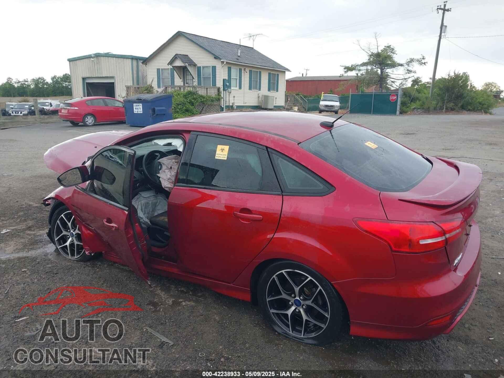 FORD FOCUS 2015 - 1FADP3F26FL302963