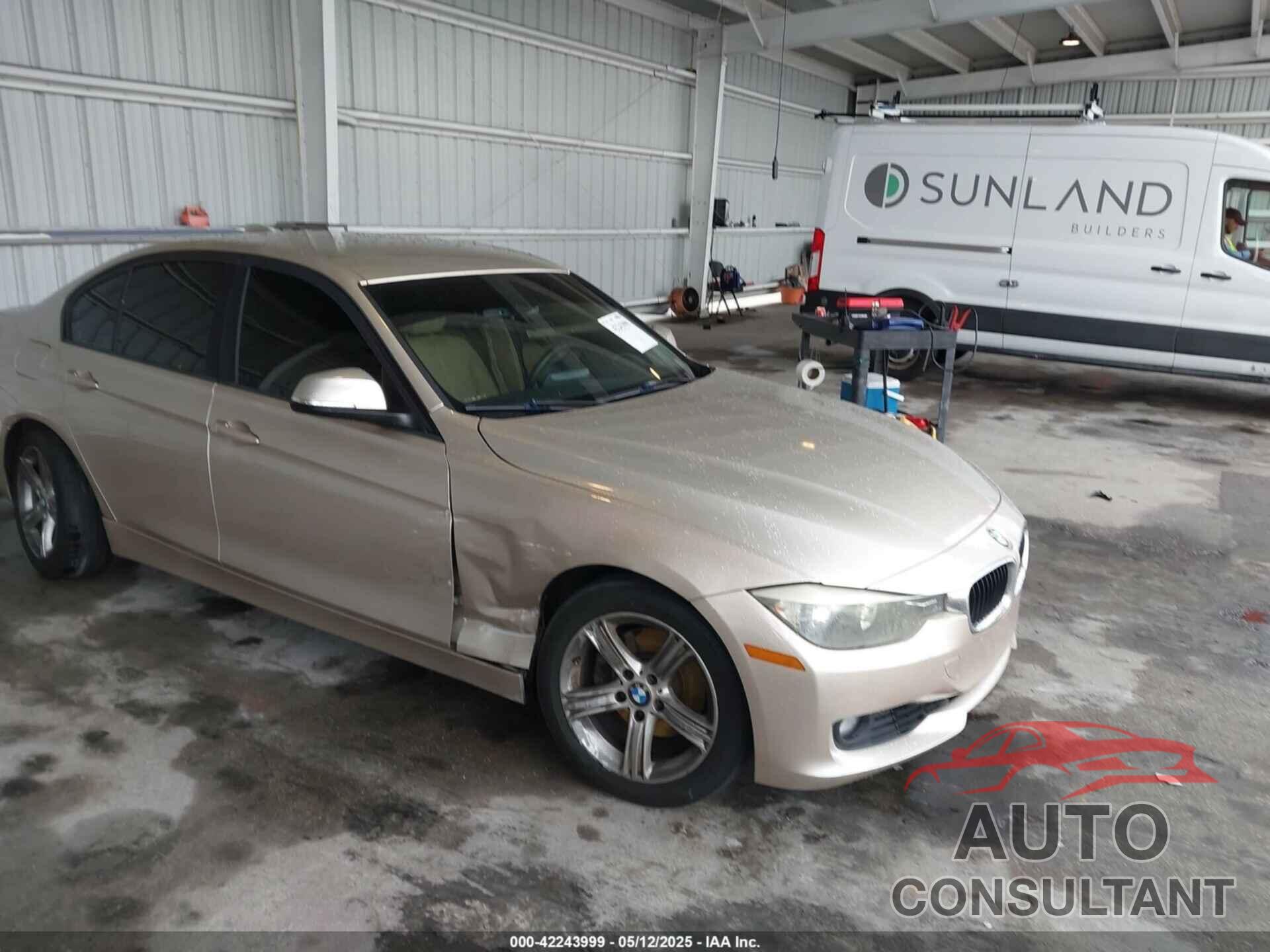 BMW 328I 2013 - WBA3C1C51DK105056