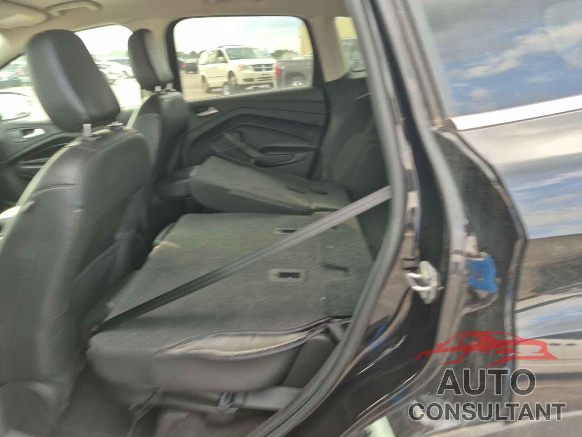 FORD ESCAPE 2019 - 1FMCU9HD5KUC07861