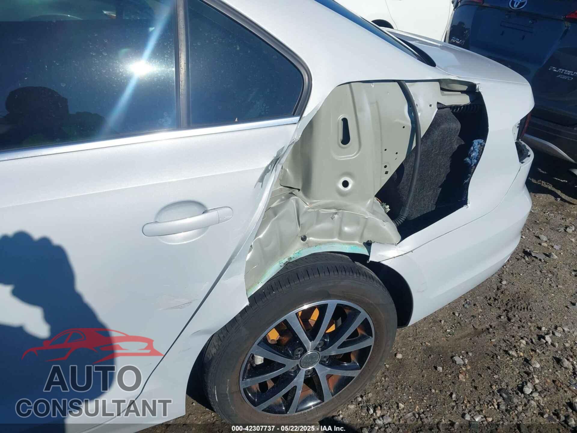 VOLKSWAGEN JETTA 2017 - 3VWDB7AJ1HM236660