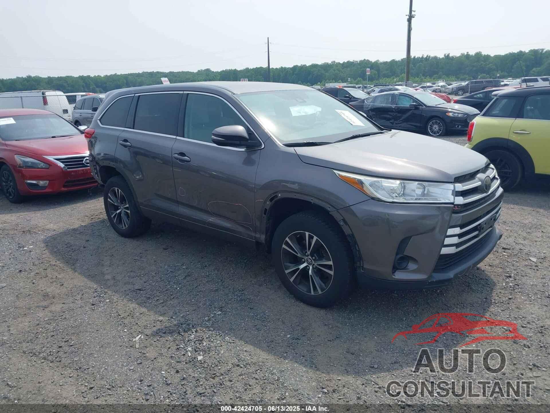 TOYOTA HIGHLANDER 2018 - 5TDBZRFH3JS841728