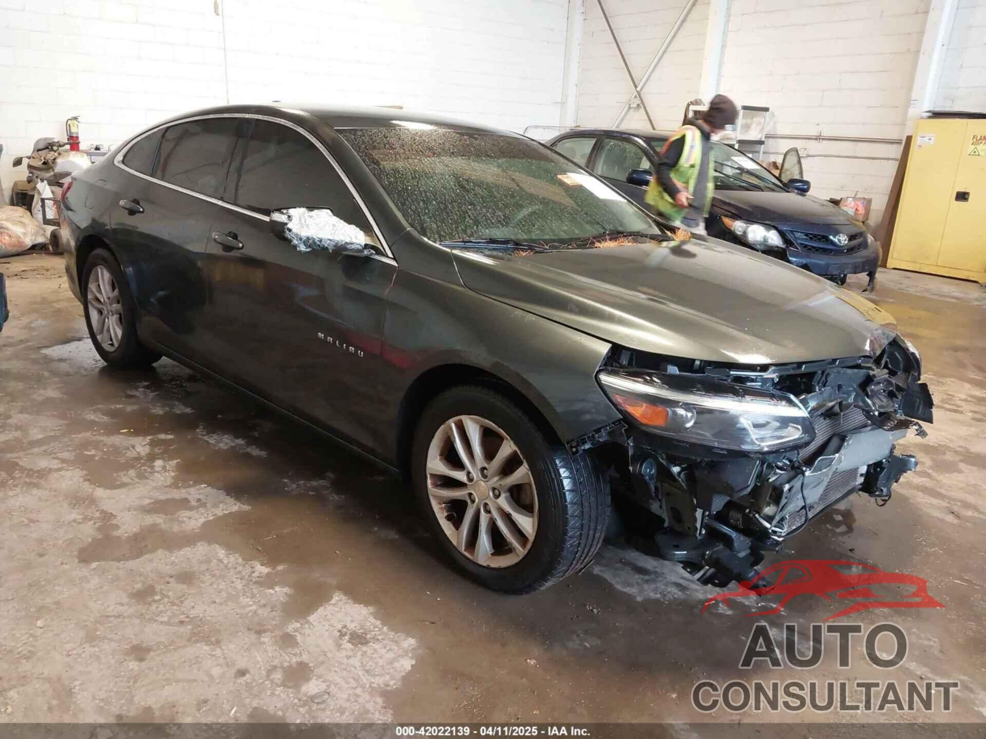 CHEVROLET MALIBU 2017 - 1G1ZE5ST8HF142515
