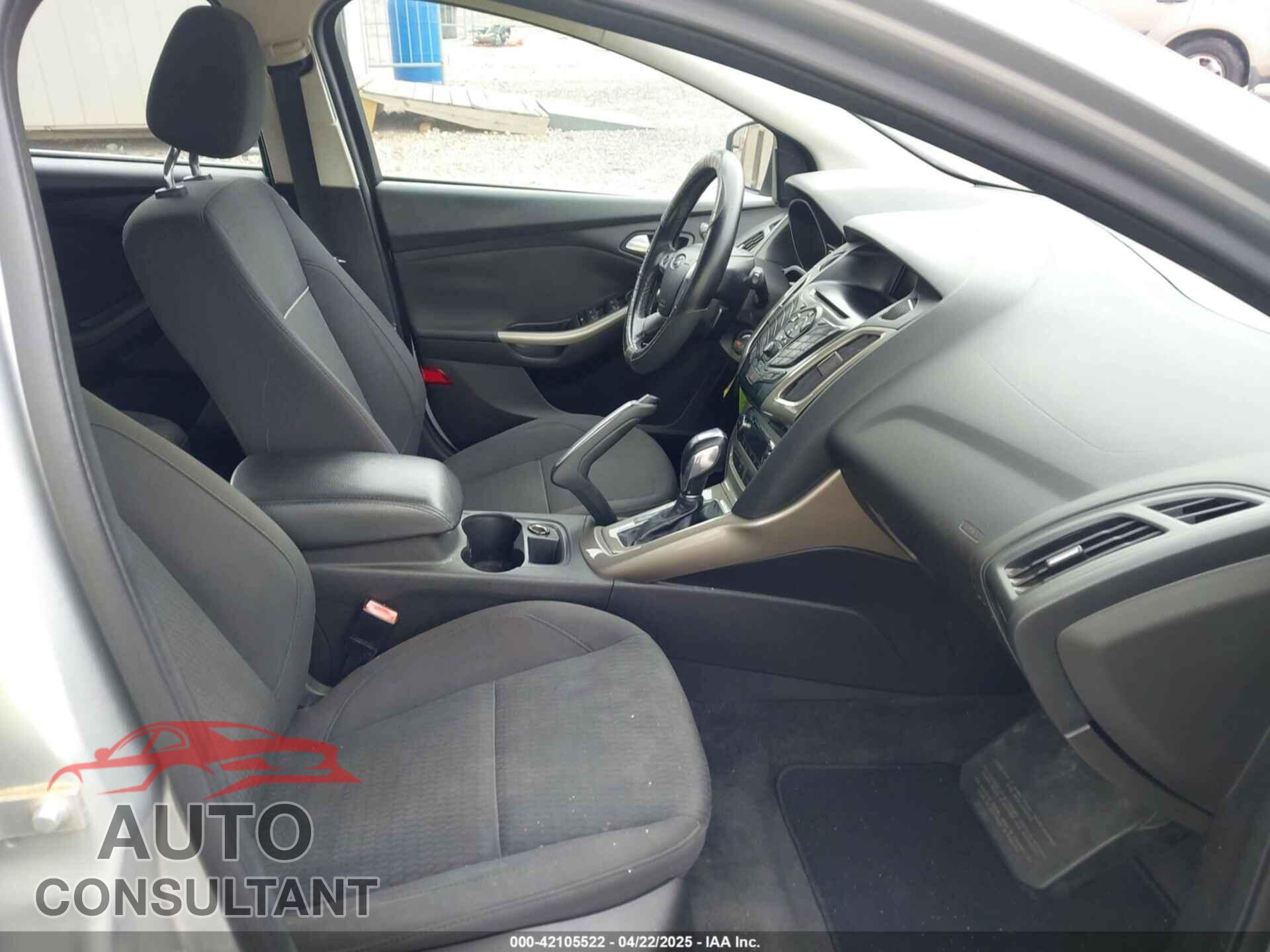 FORD FOCUS 2012 - 1FAHP3M24CL371862