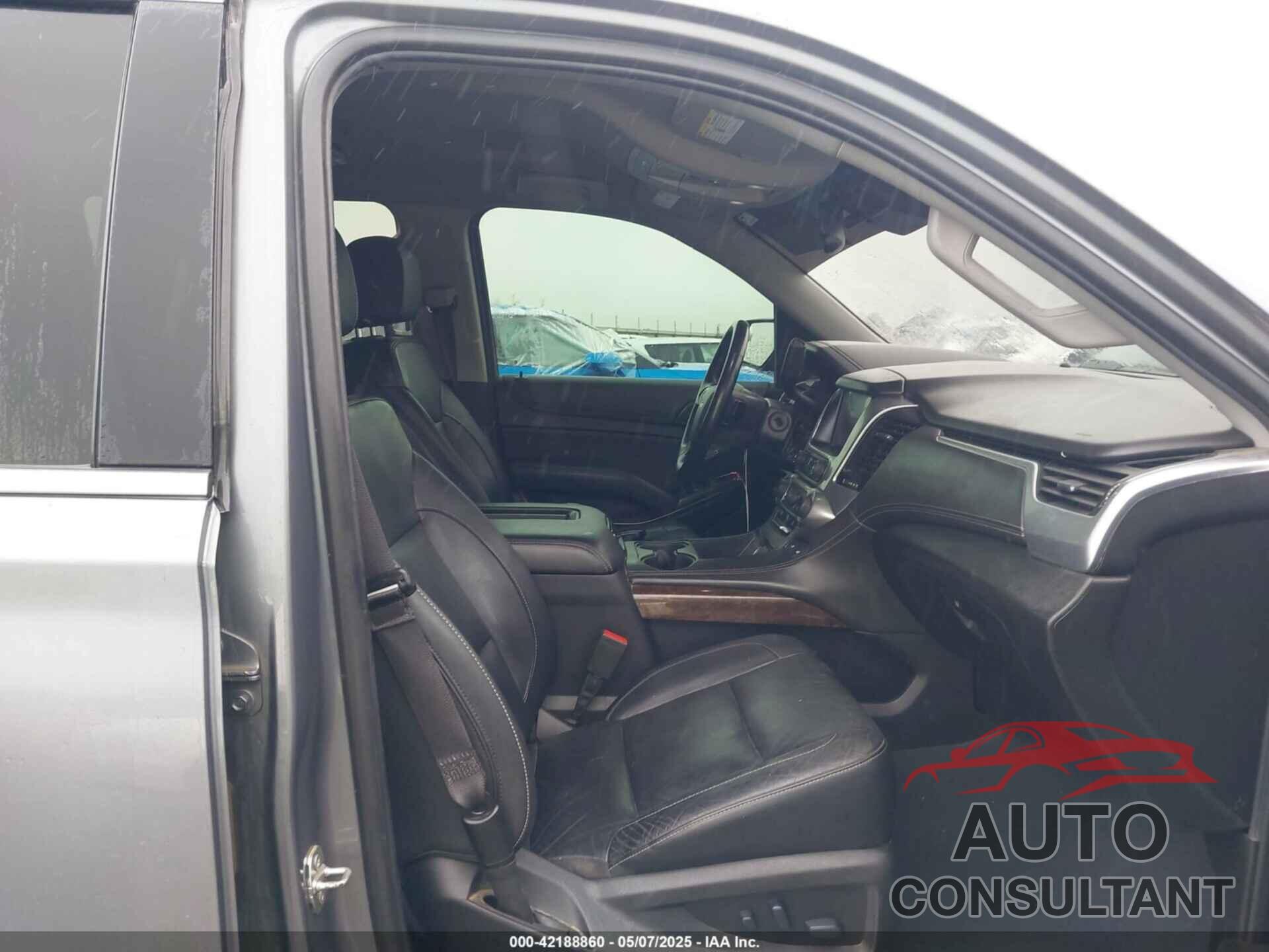 CHEVROLET SUBURBAN 2019 - 1GNSKHKCXKR405555