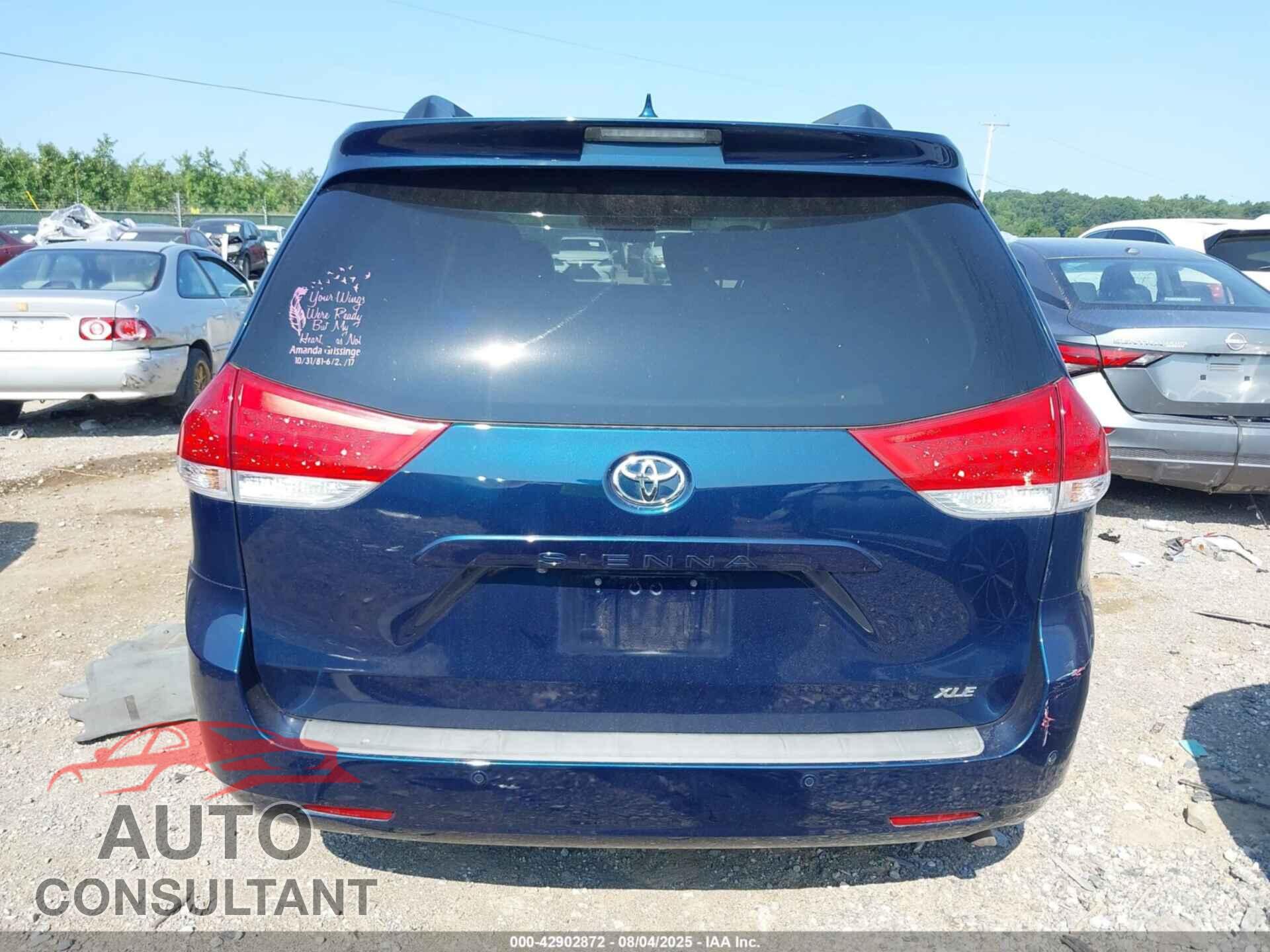 TOYOTA SIENNA 2011 - 5TDYK3DC1BS035231