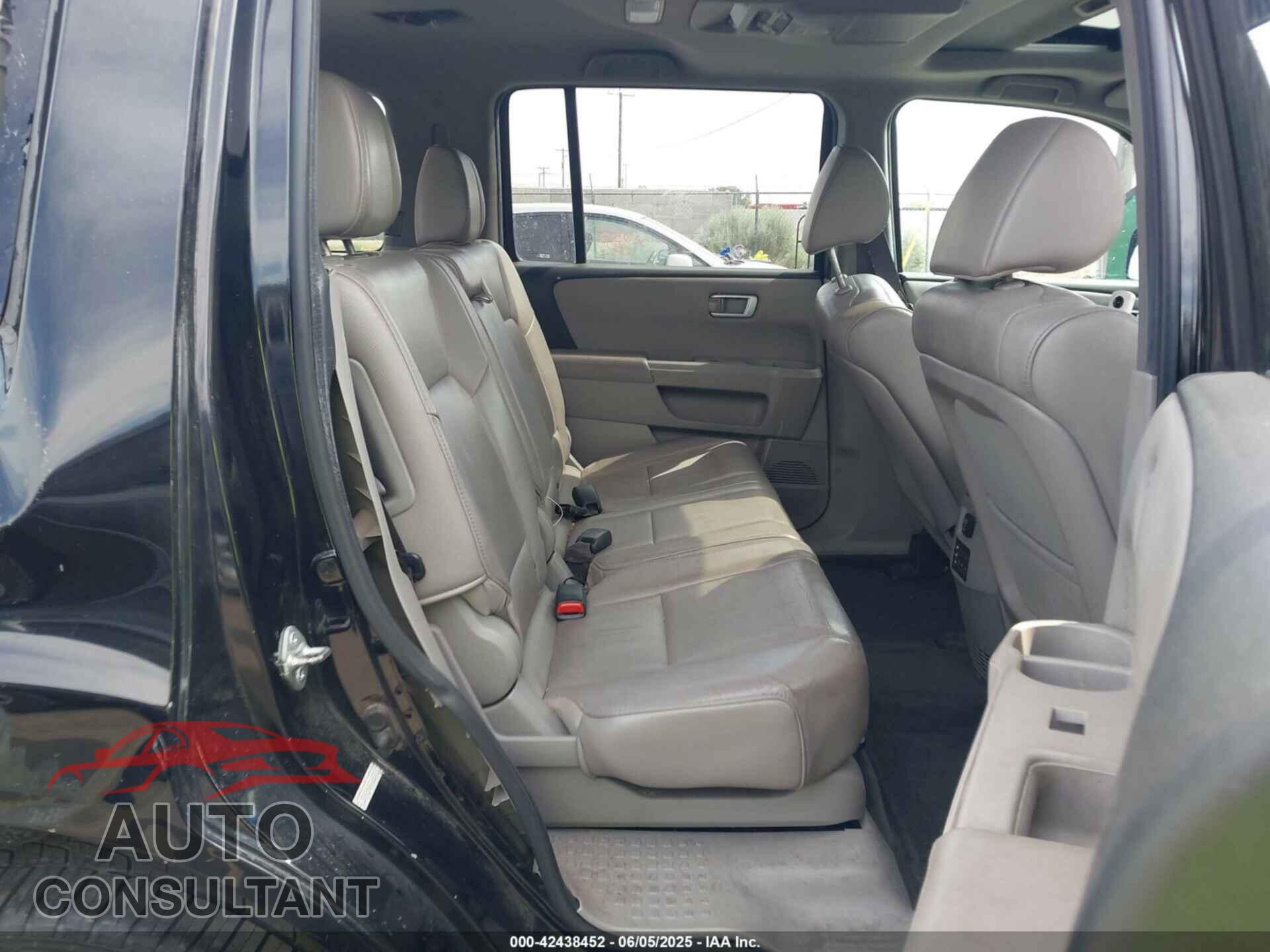 HONDA PILOT 2012 - 5FNYF4H68CB045923