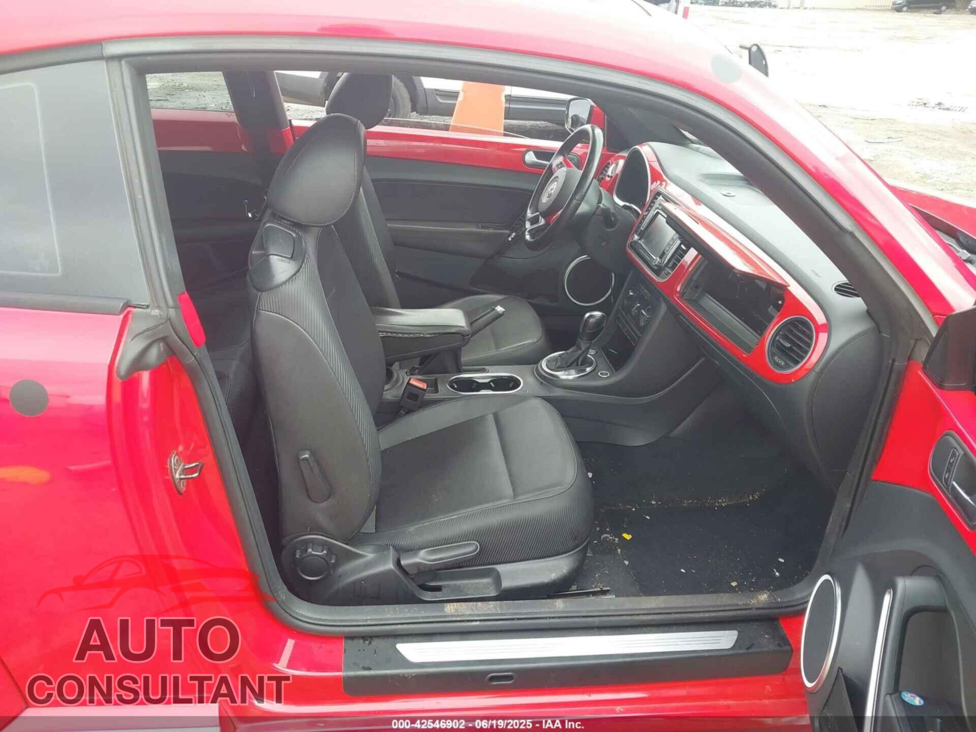 VOLKSWAGEN BEETLE 2012 - 3VWJX7AT4CM656279
