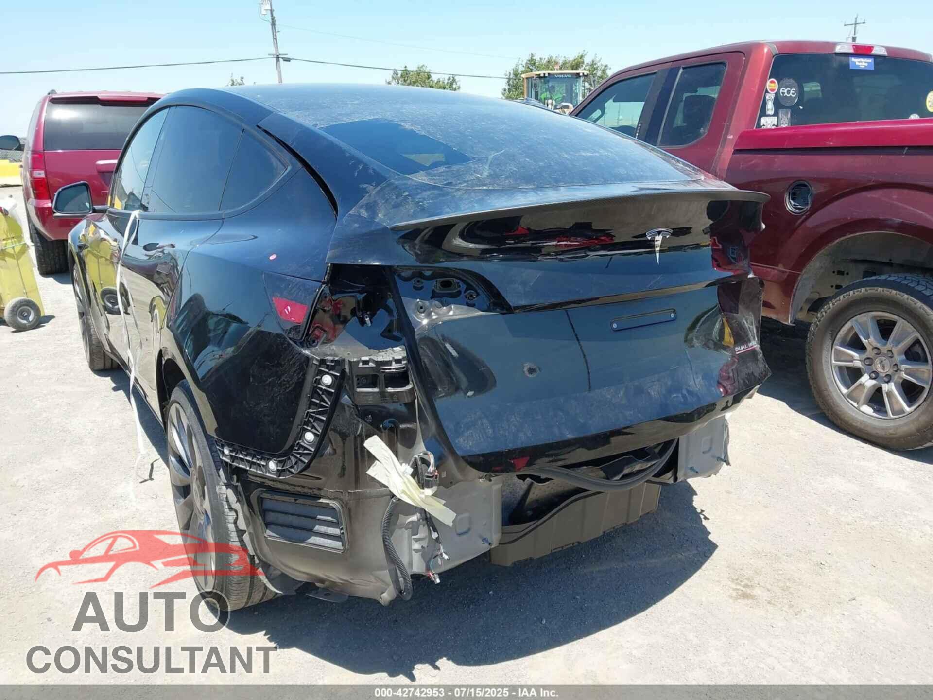 TESLA MODEL Y 2024 - 7SAYGDEF2RF125439