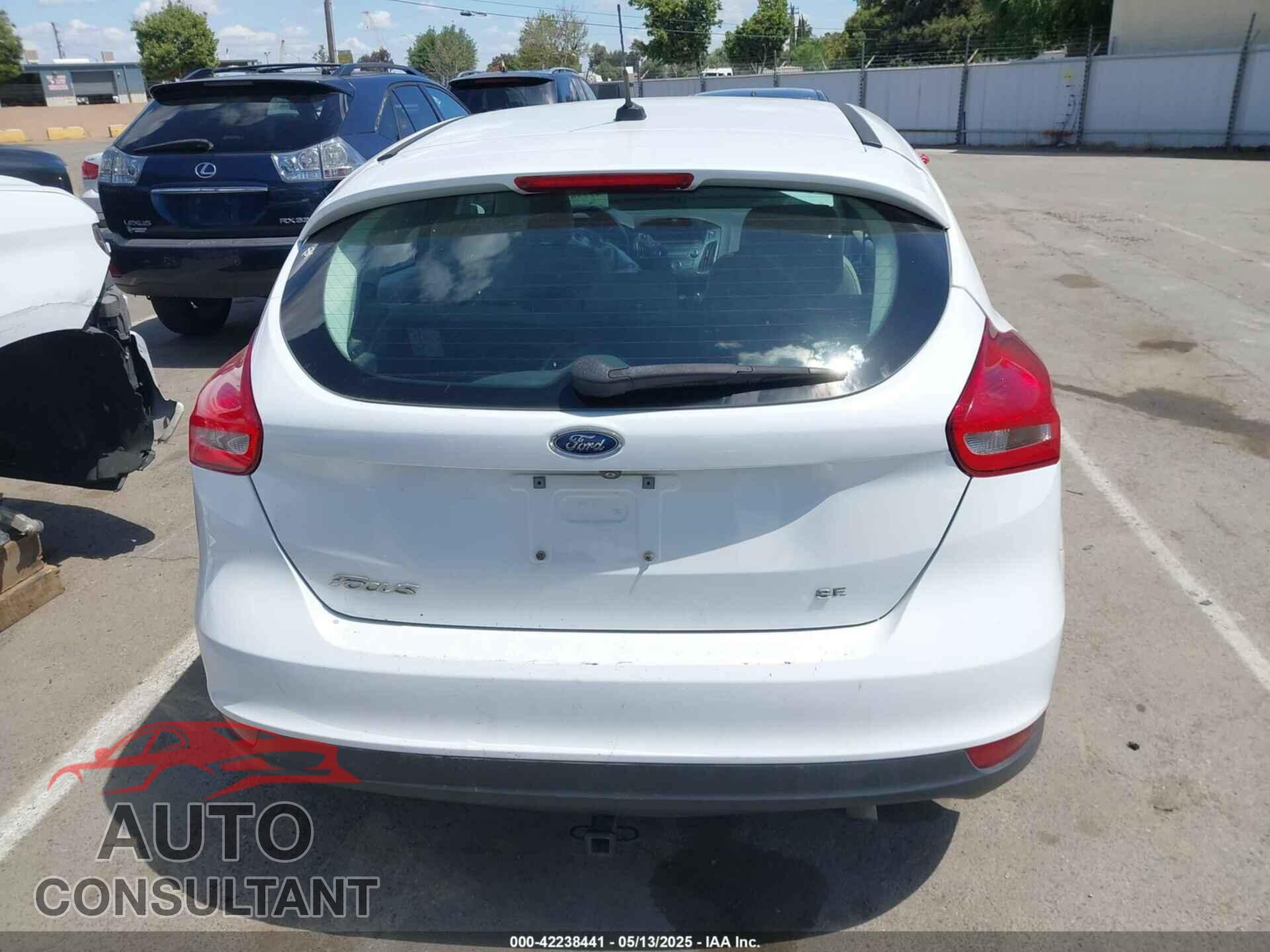 FORD FOCUS 2015 - 1FADP3K21FL319997