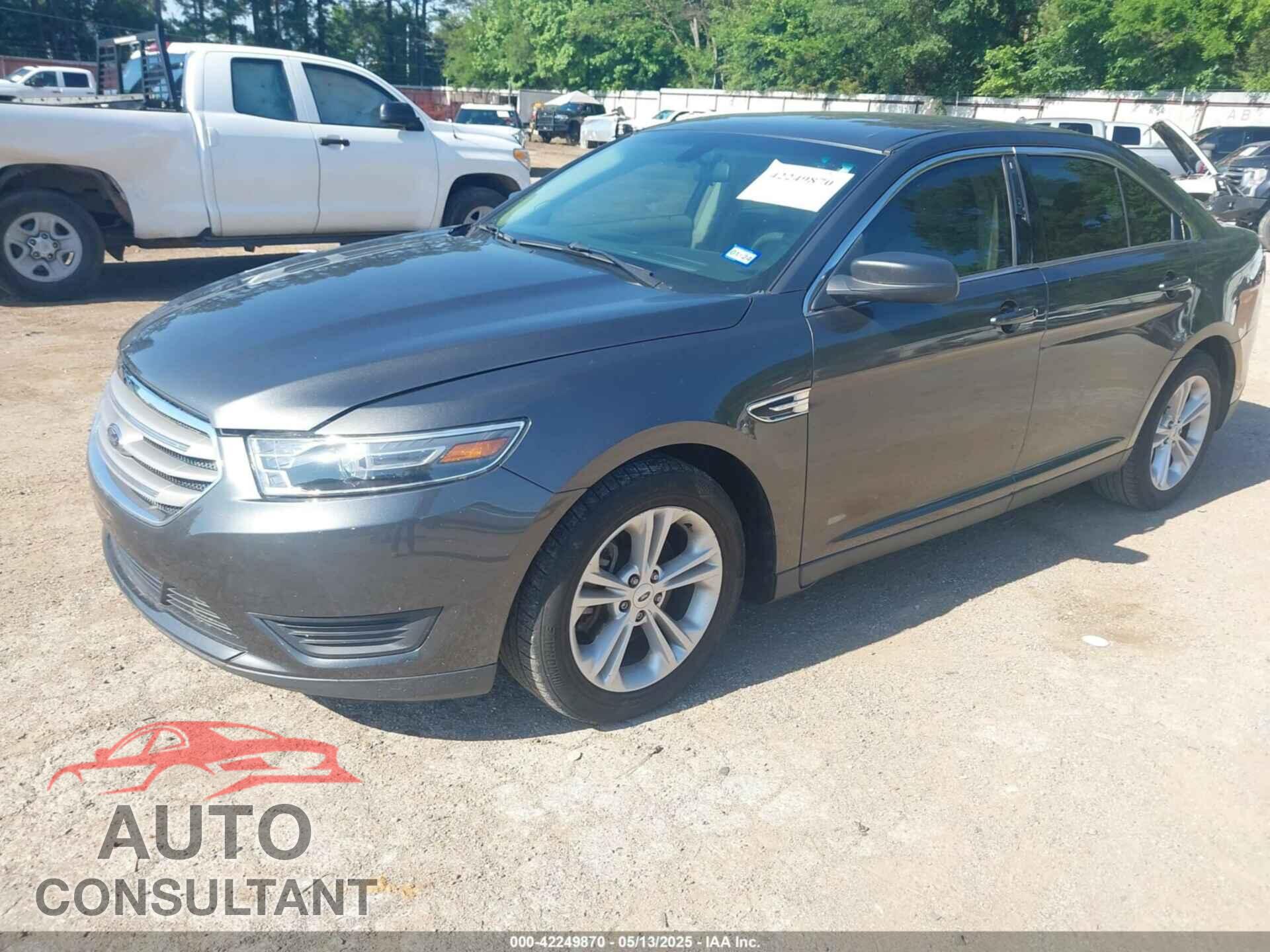 FORD TAURUS 2017 - 1FAHP2D81HG110235