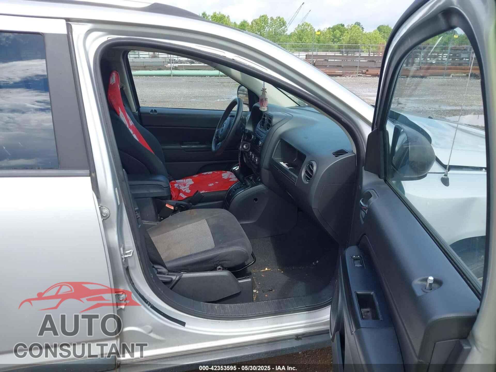JEEP COMPASS 2011 - 1J4NF1FB5BD279258